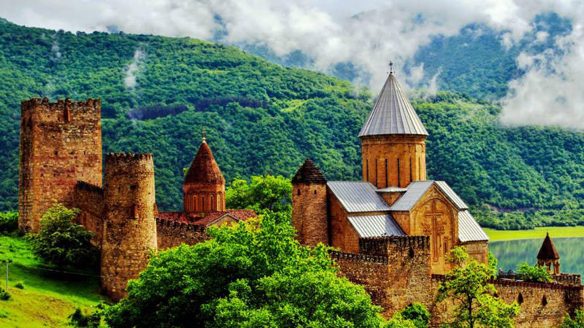 قلعه آنانوریسفر جاده ای گرجستان