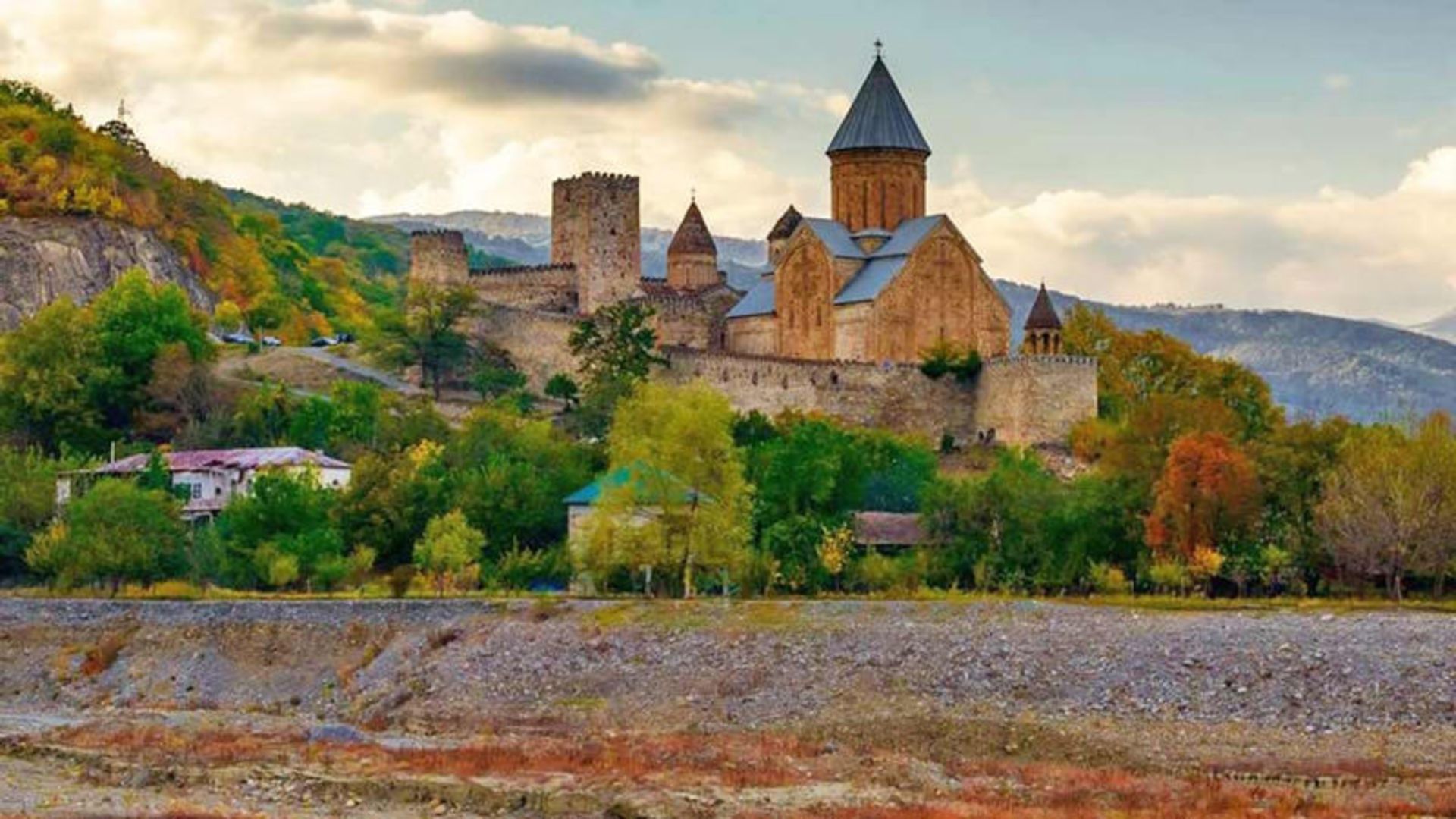 قلعه آنانوریسفر جاده ای گرجستان
