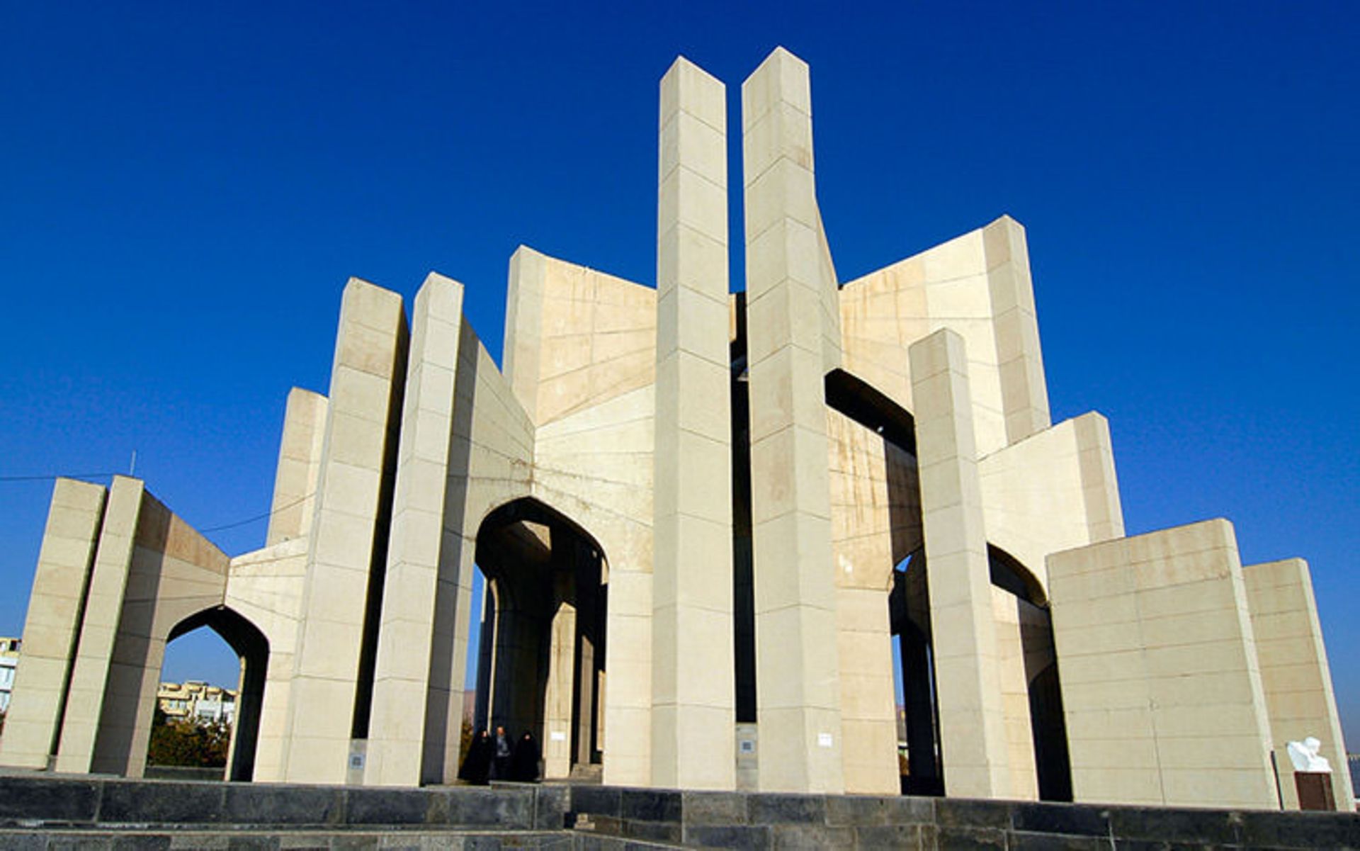 زیباترین گورستان های جهان