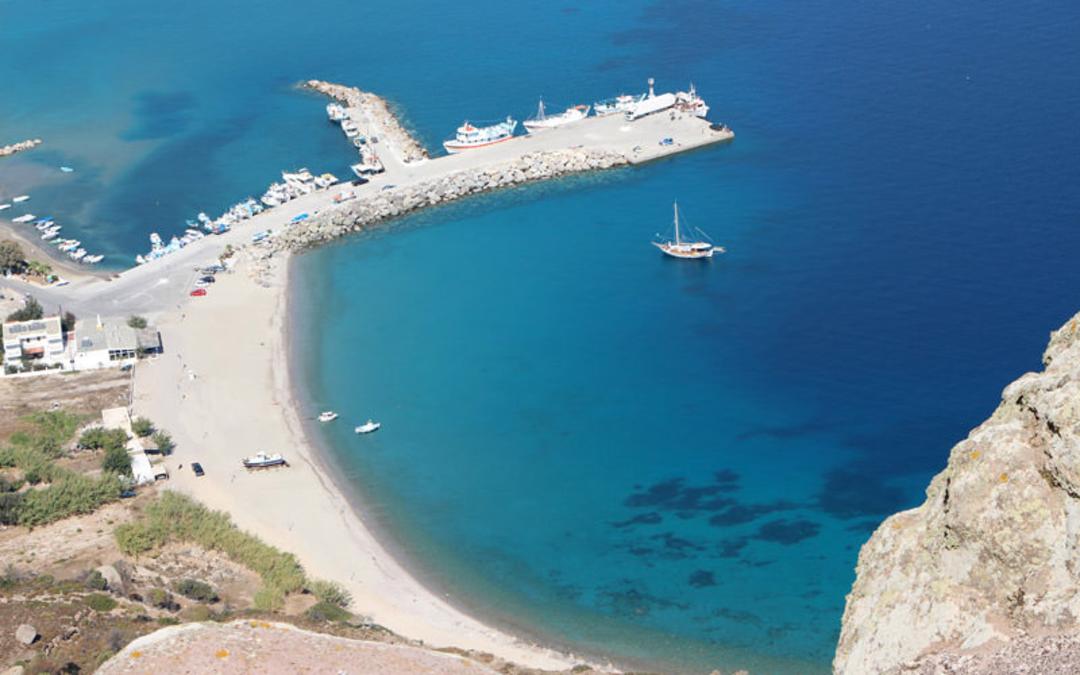 ساحل کاماری در شهر سانتورینی یونان