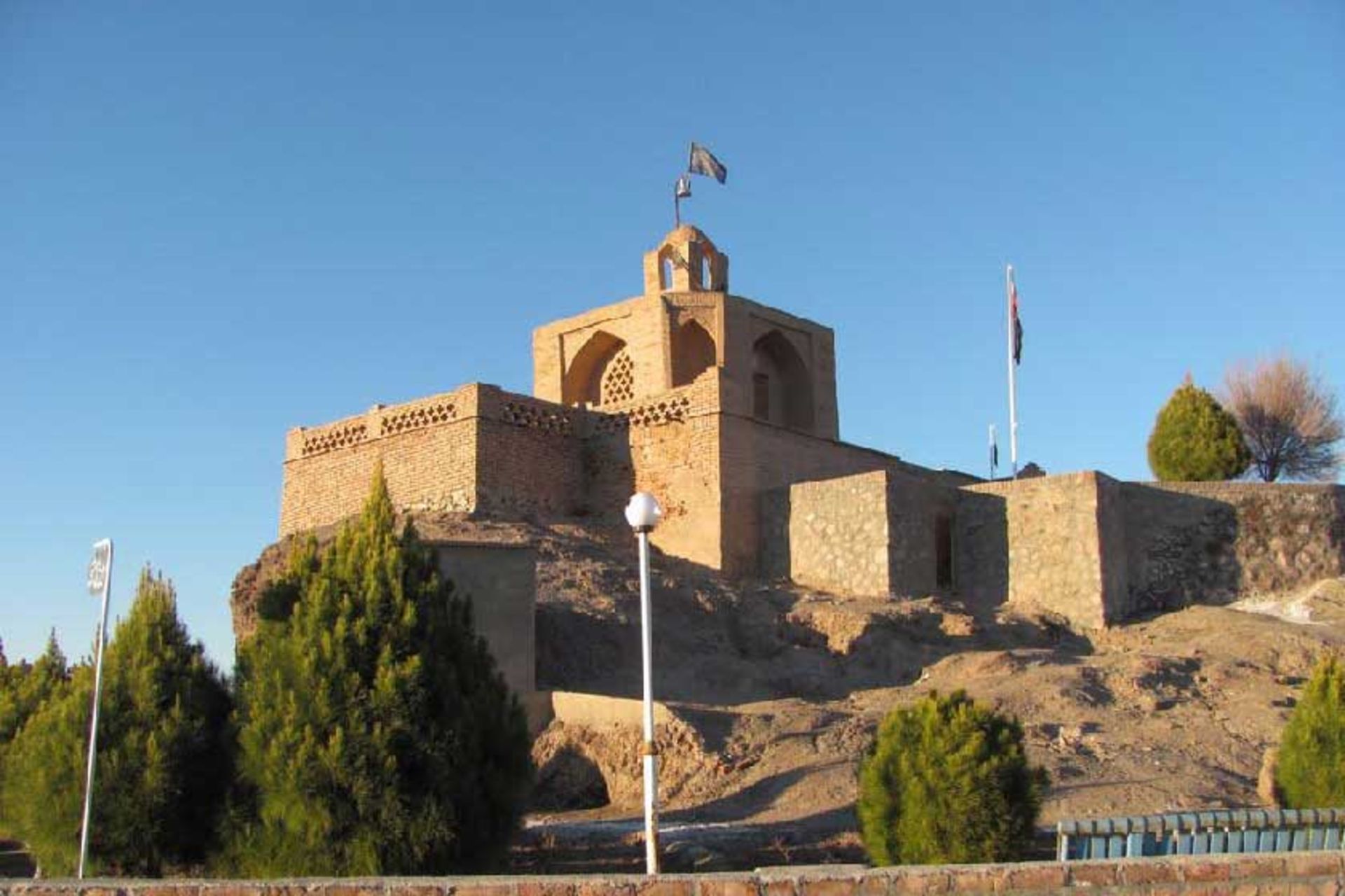 آرامگاه ابن حسام خوسفی