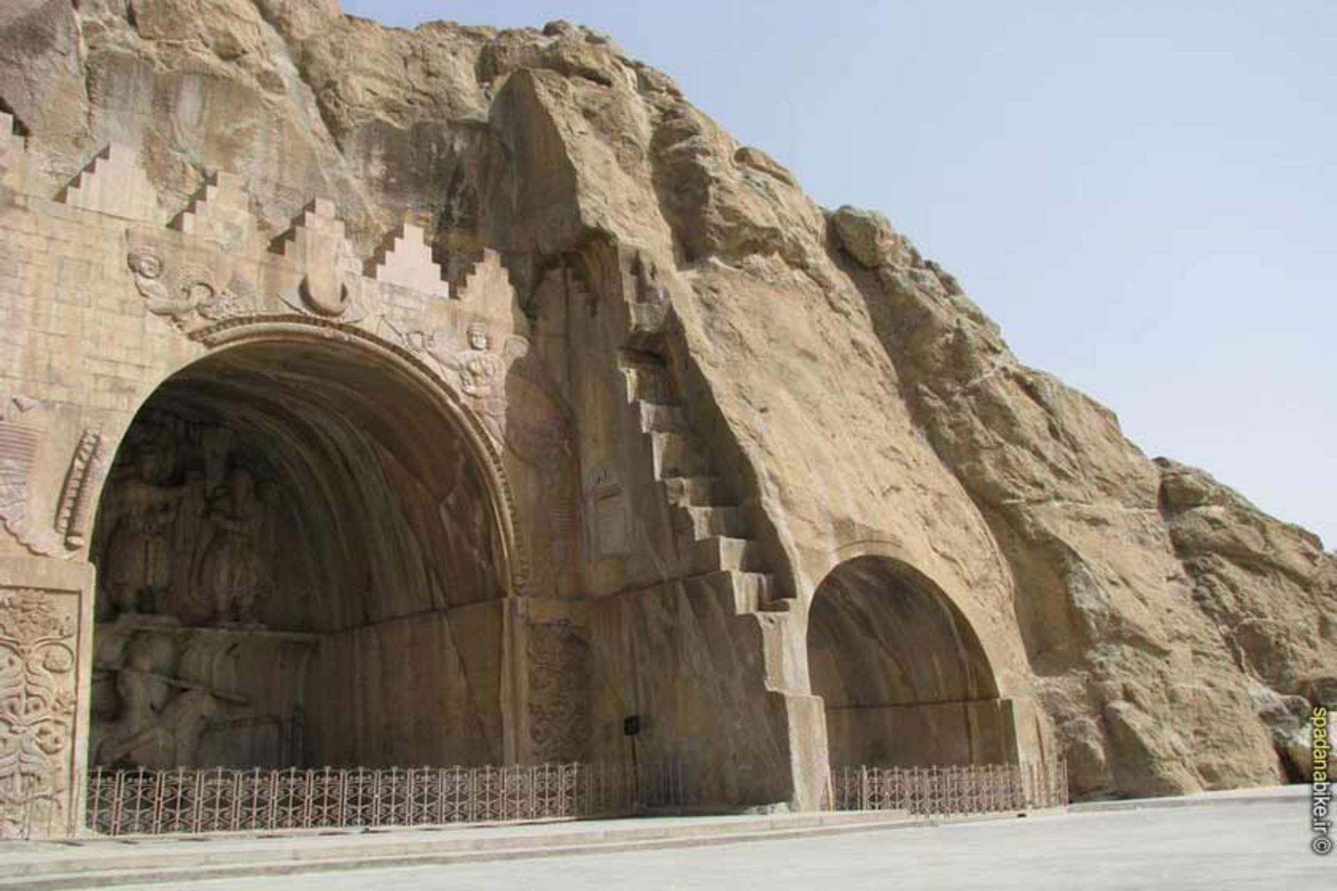 طاق بستان