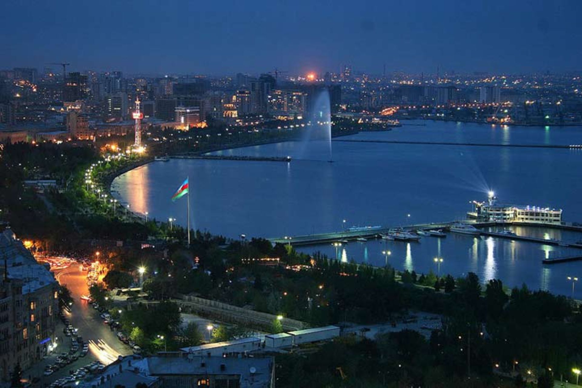 بلوار شهر باکو