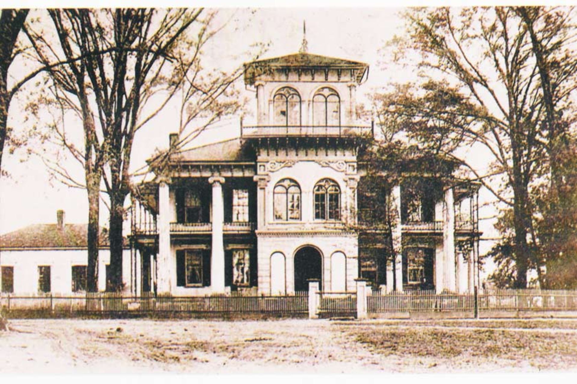 عمارت تسخیر شده دریش