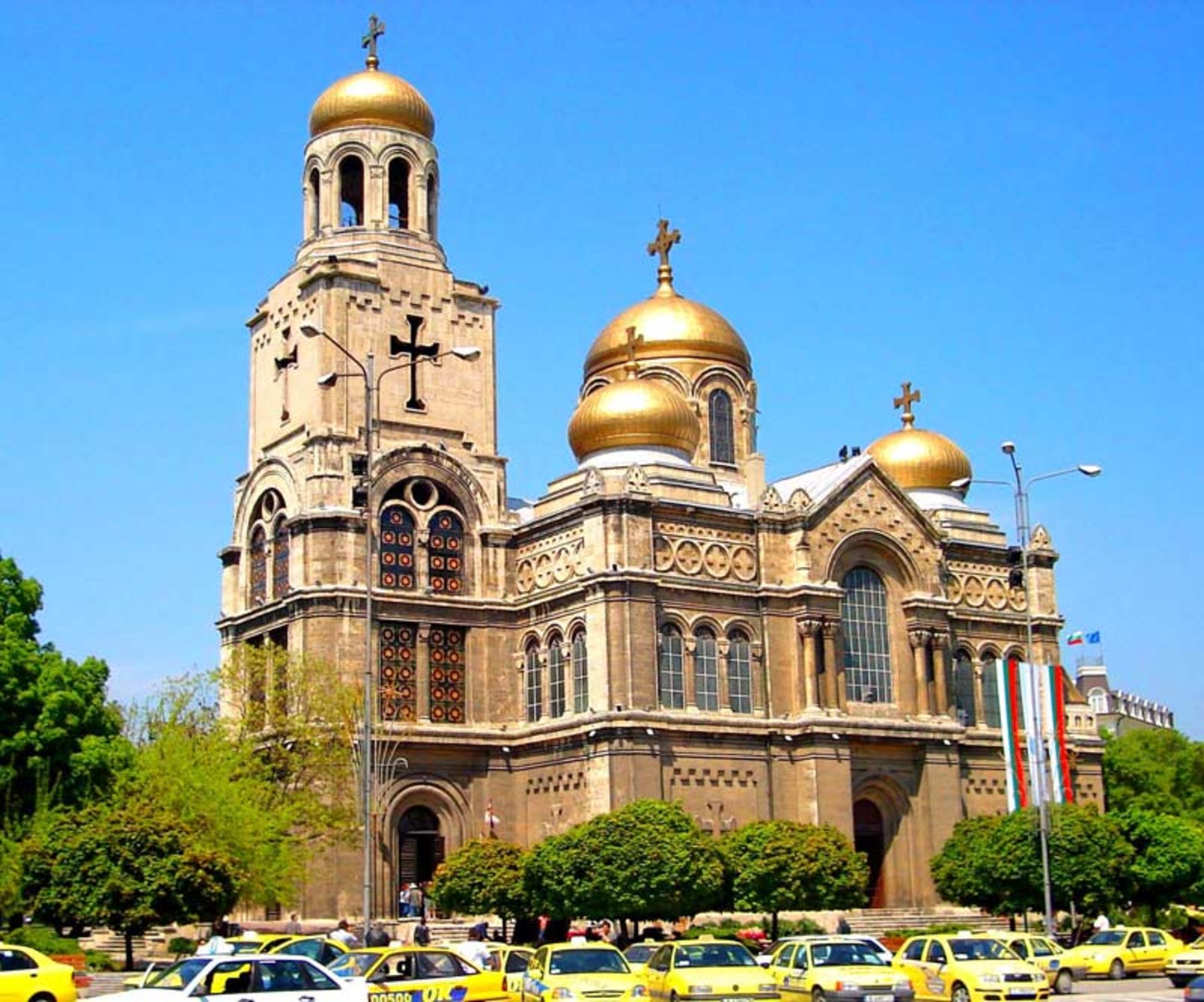 کلیساهای وارنا