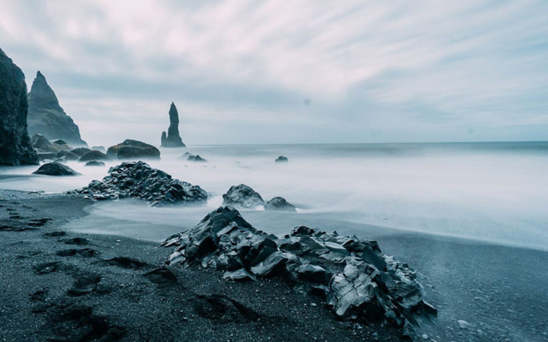 ساحل شنی سیاه Reynisfjara