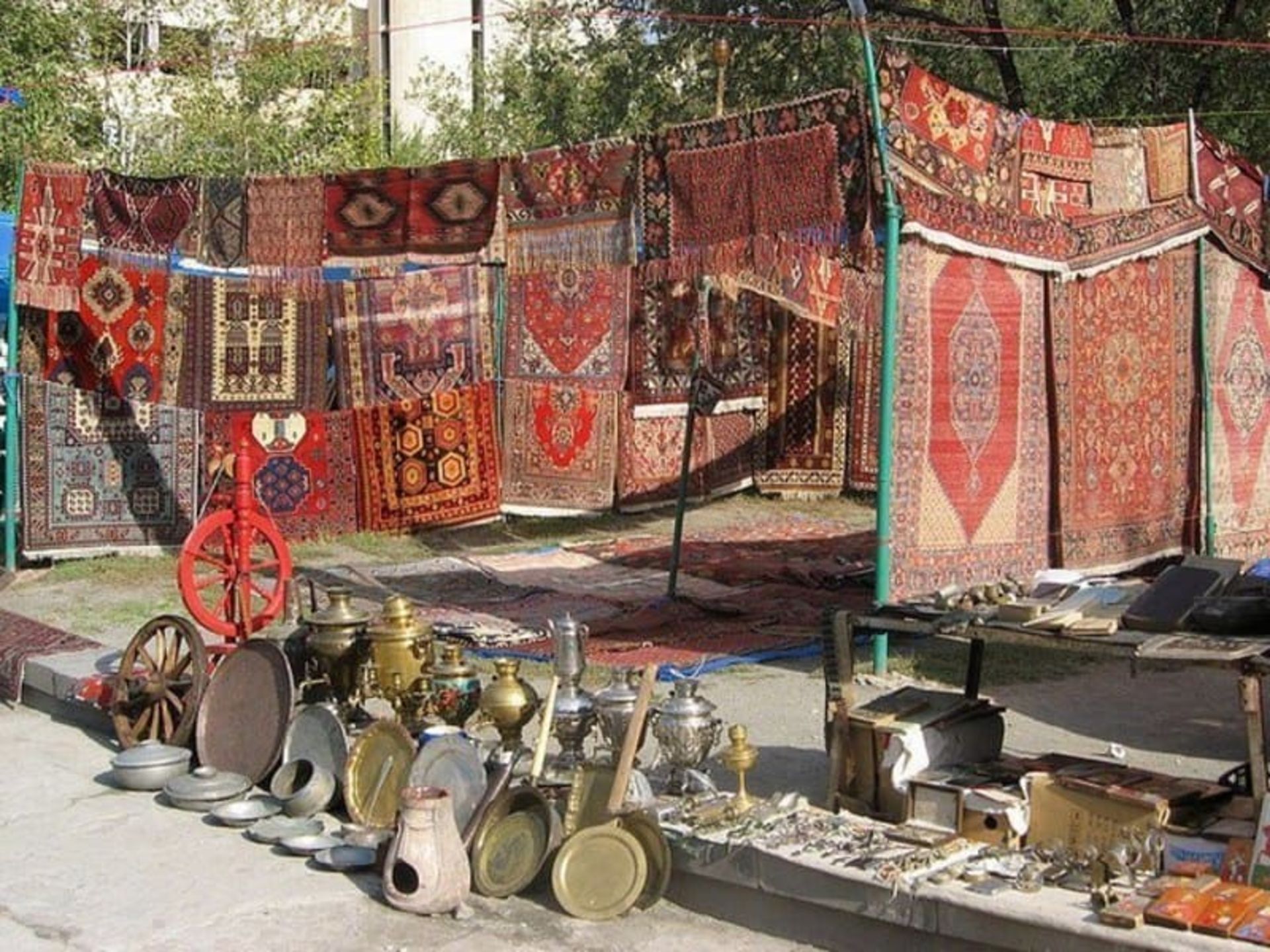بازار ورنساژ ارمنستان