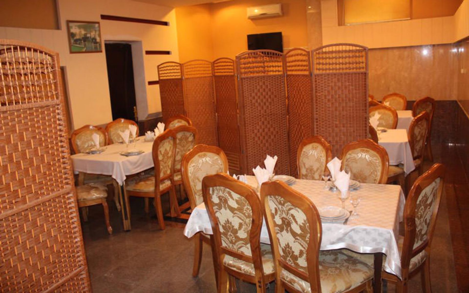 هتل کنسول (Consul Hotel)-هتل های ارزان باکو