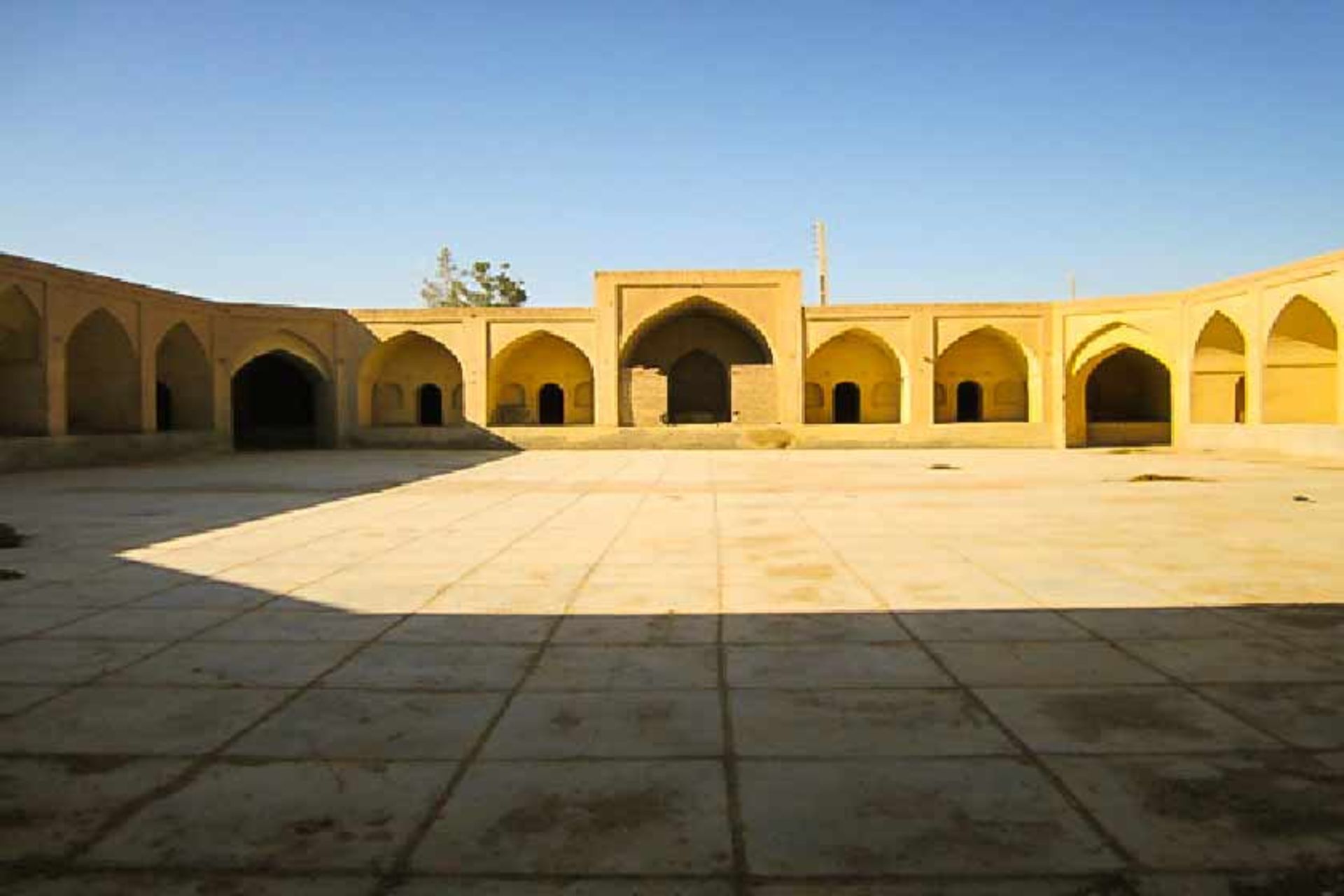 رباط اصفاک و نیگنان