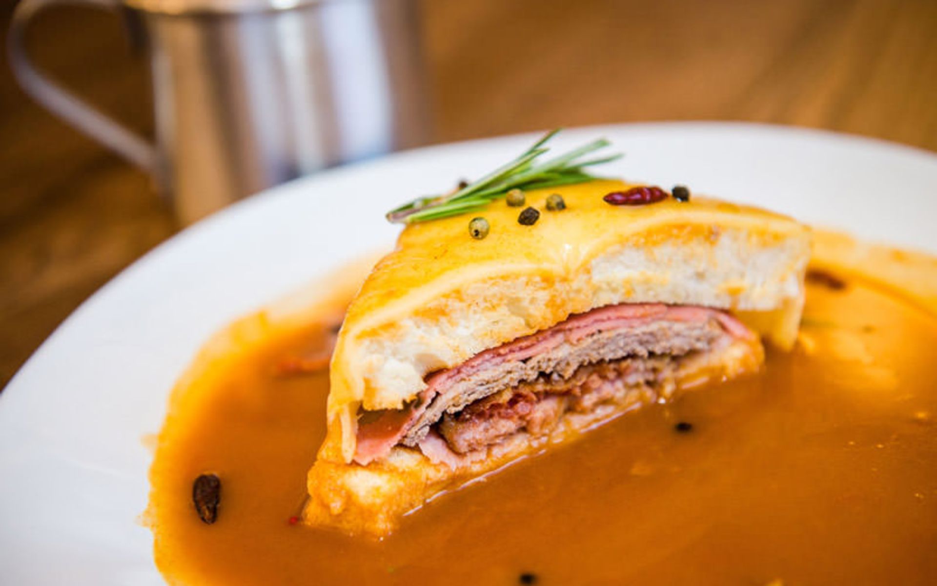 فرانسیسینا (Francesinha) لیسبون