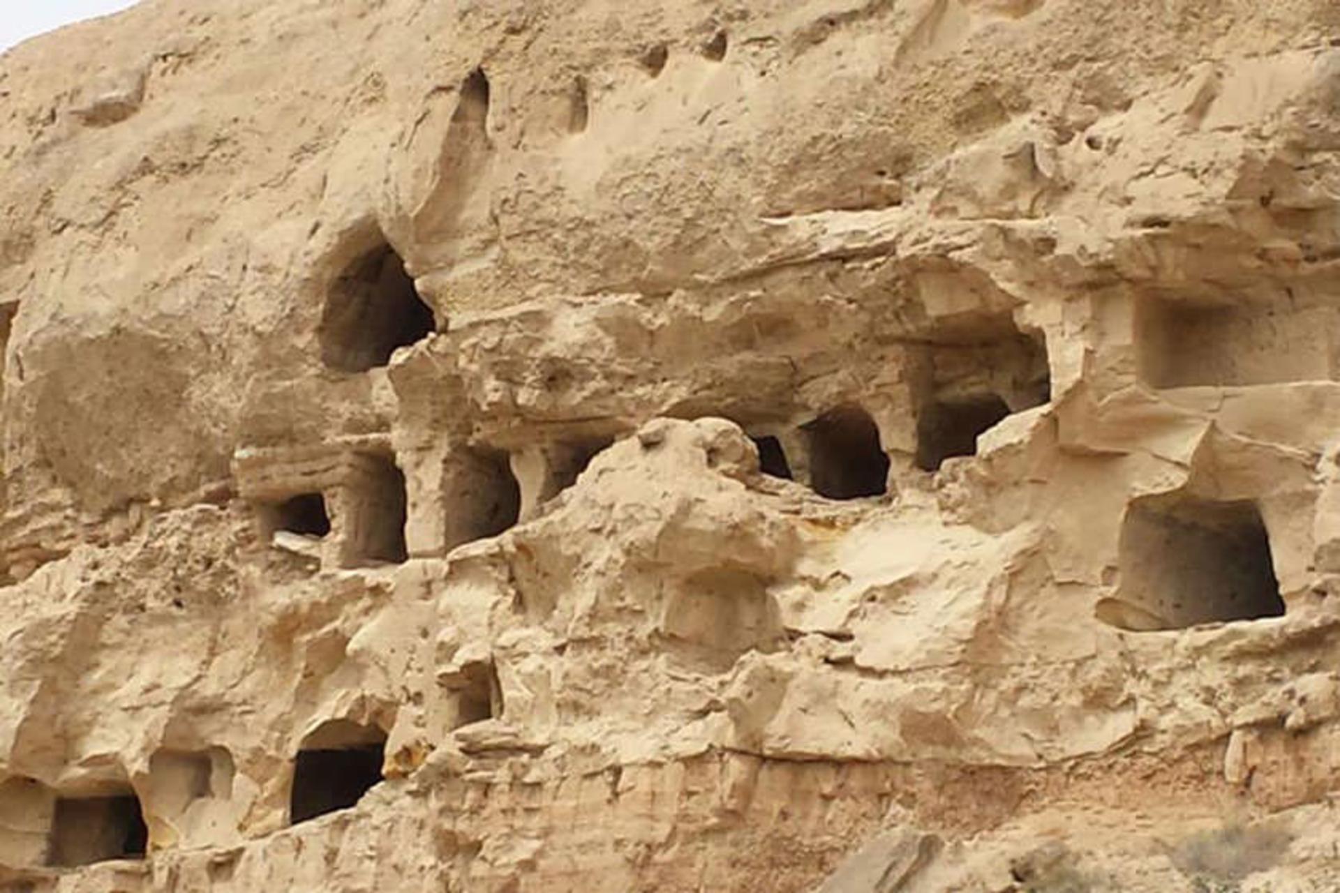 غار چهل‌ خانه