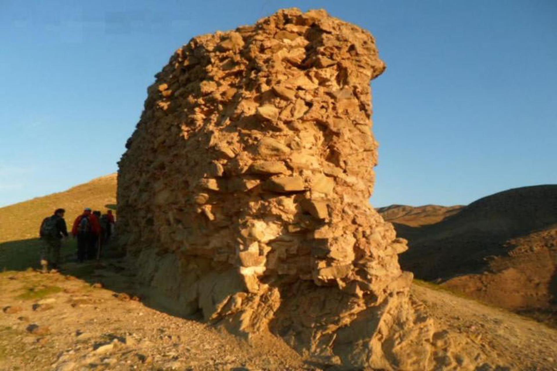 قیز قلعه سی در دشت مغان
