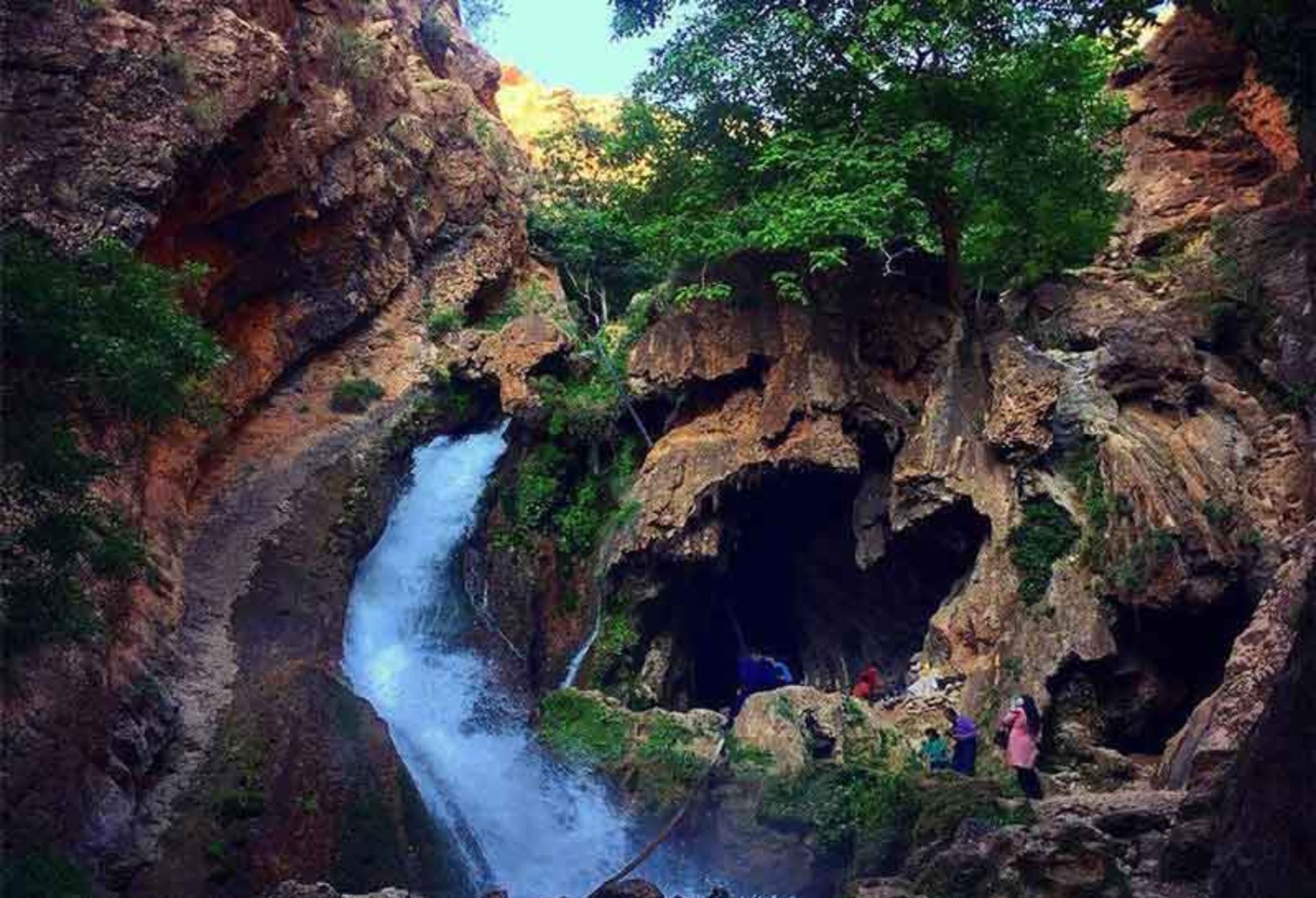 آبشار آتشگاه