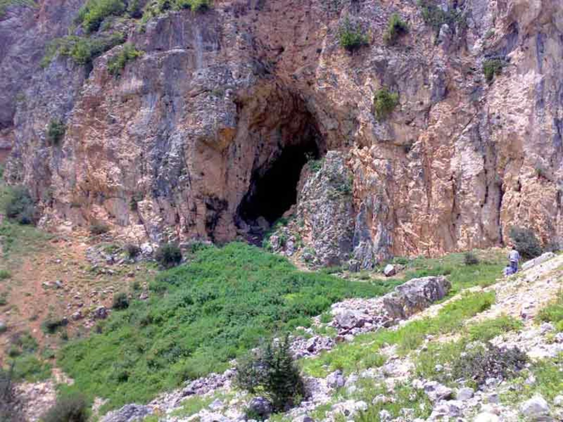 دهانه غار اسپهبدان