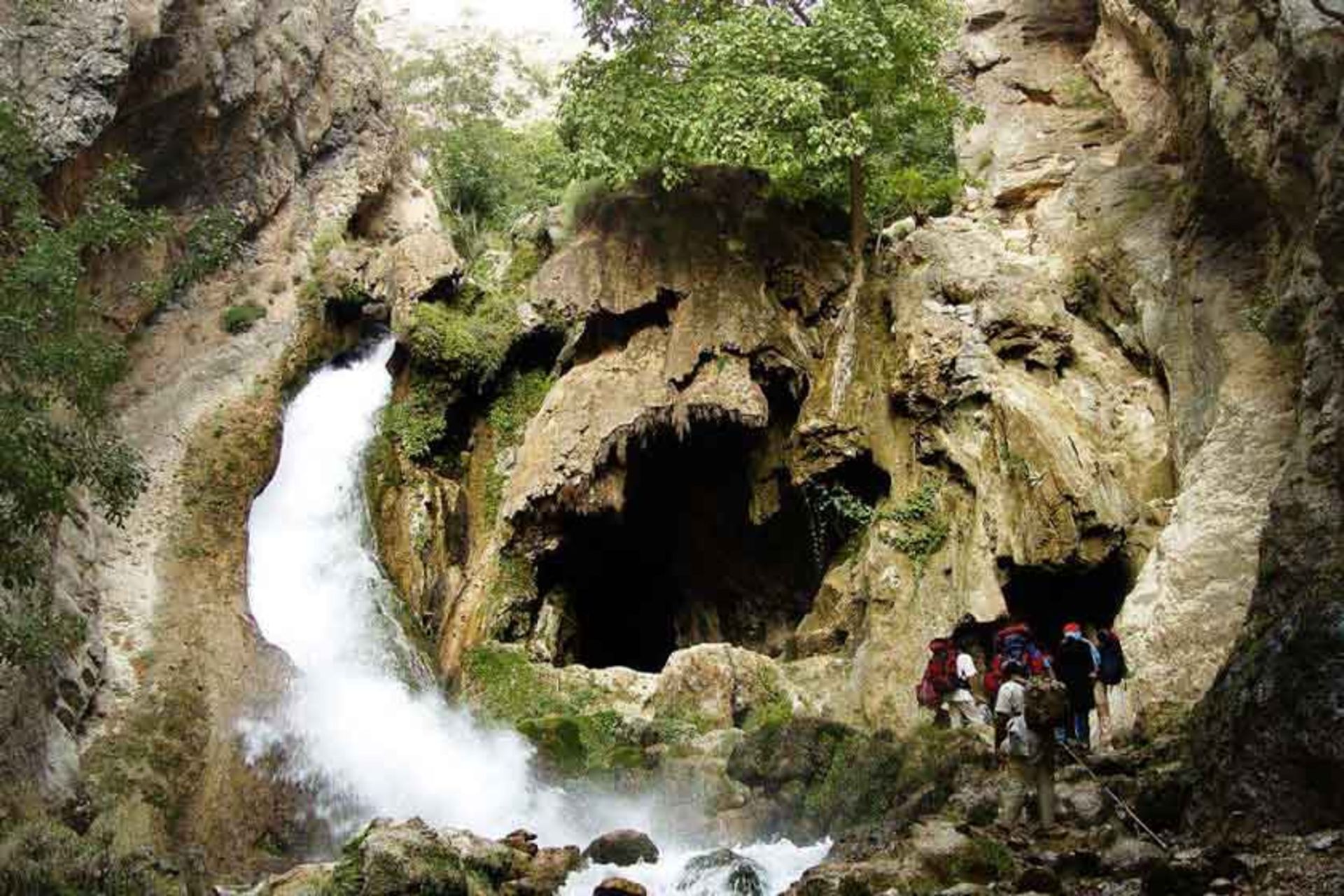 آبشار آتشگاه