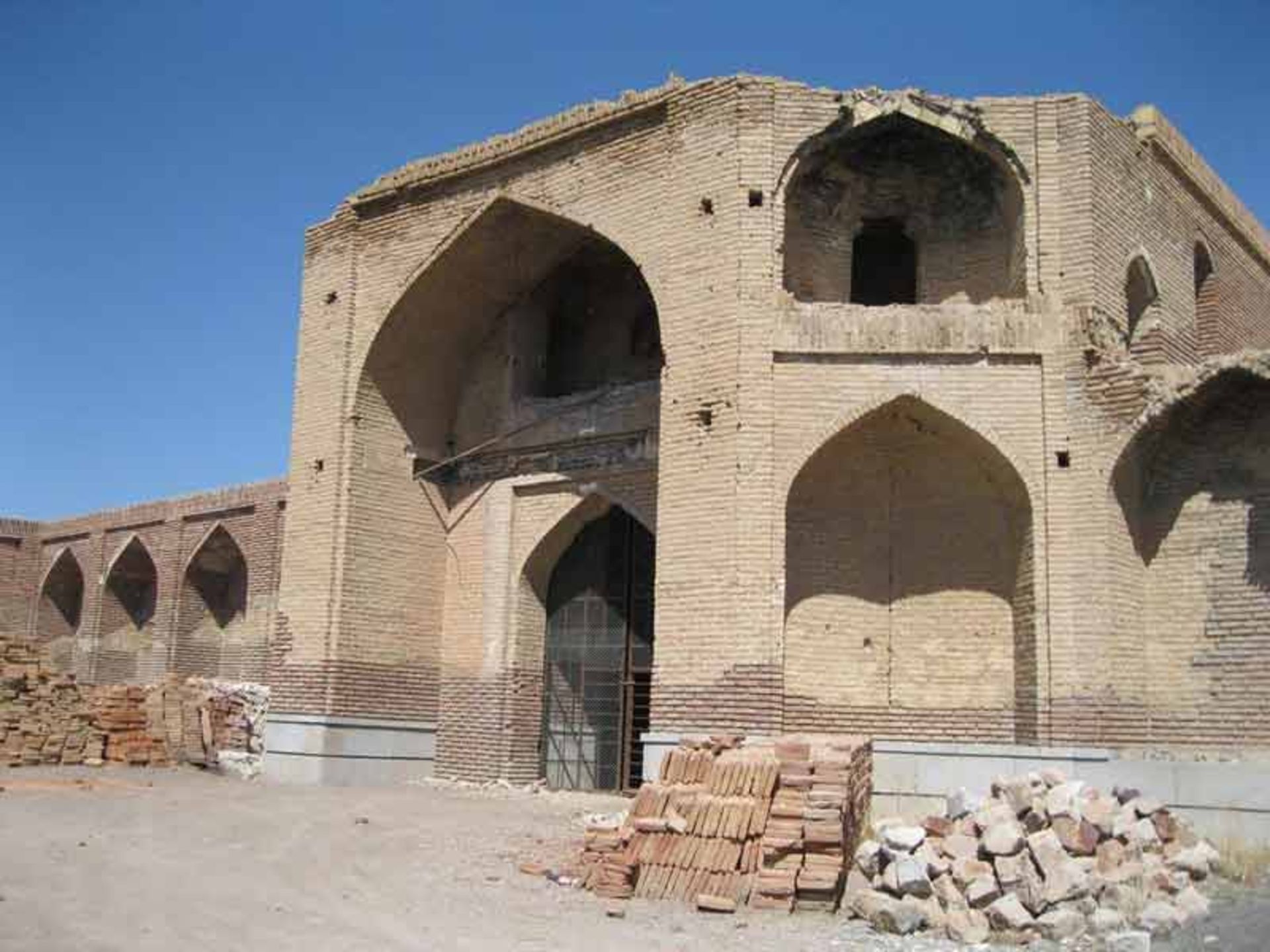 کاروانسرای جمال آباد