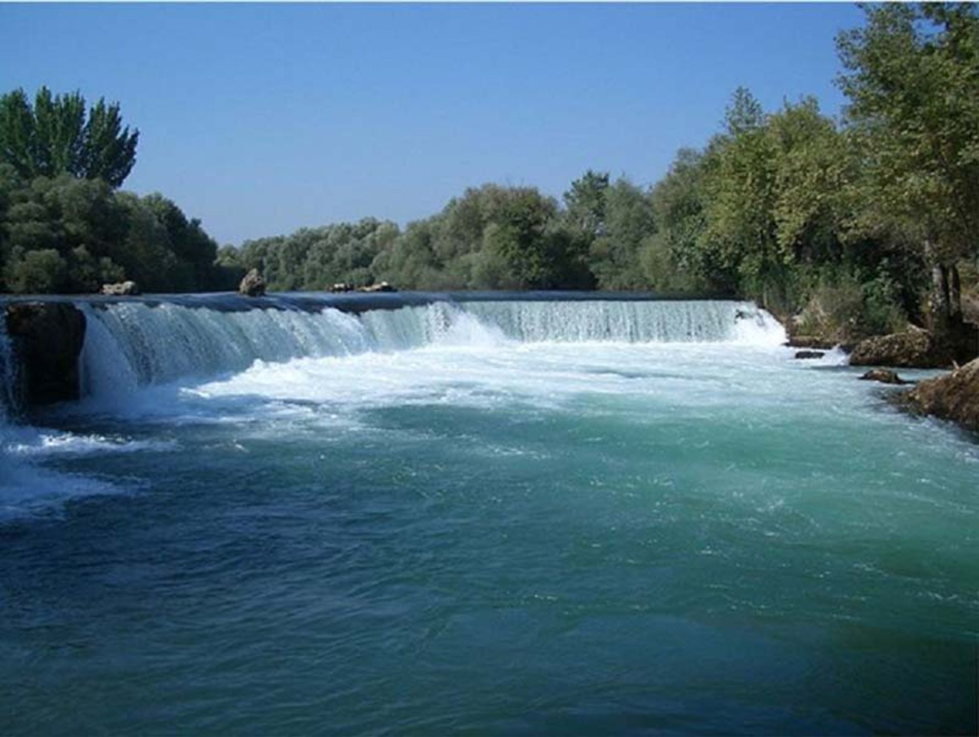 آبشار و رودخانه‌ی ماناوگات
