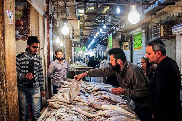 بازار ماهی فروشان
