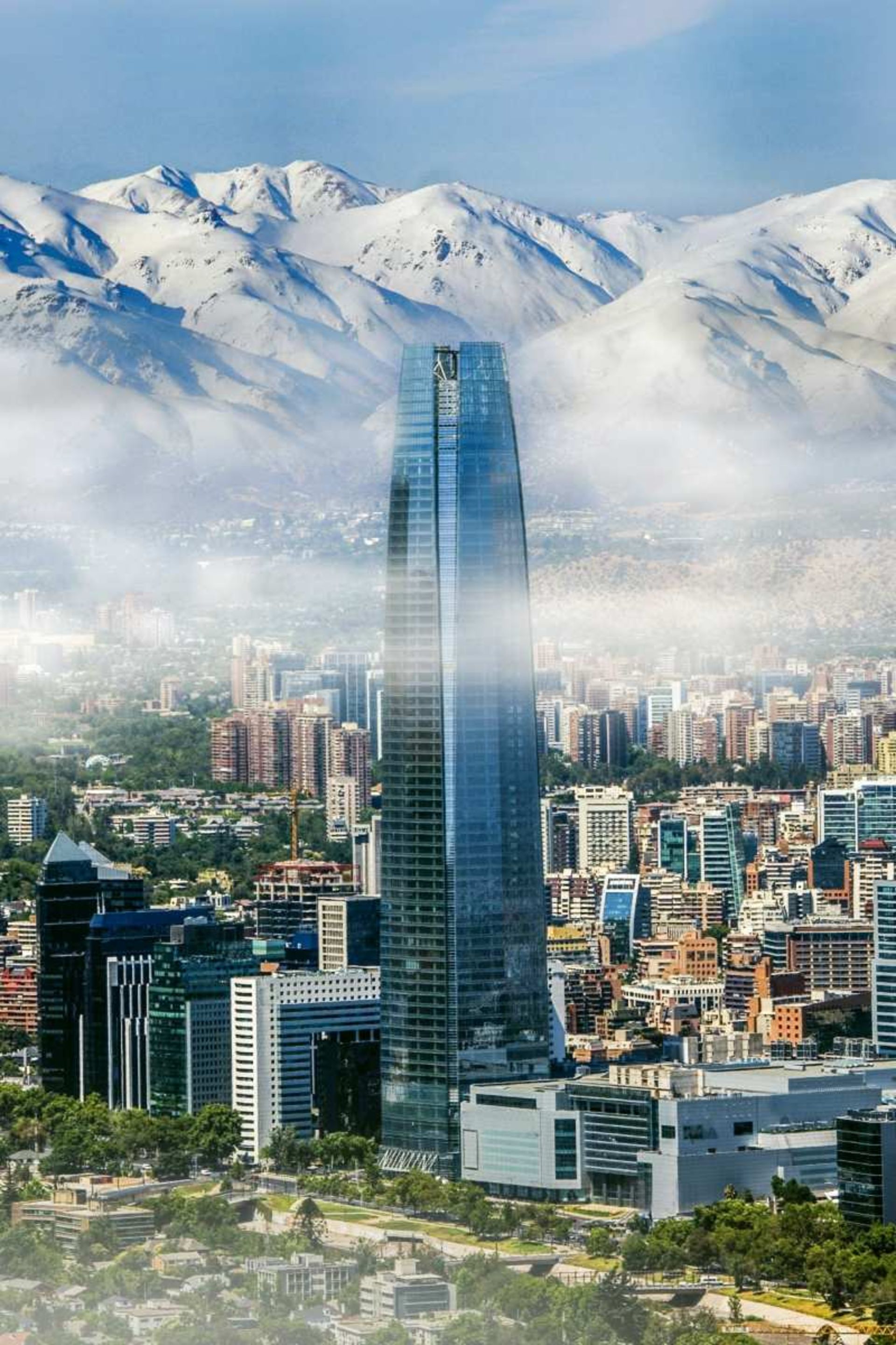 برج بزرگ سانتیاگو (Gran Torre)