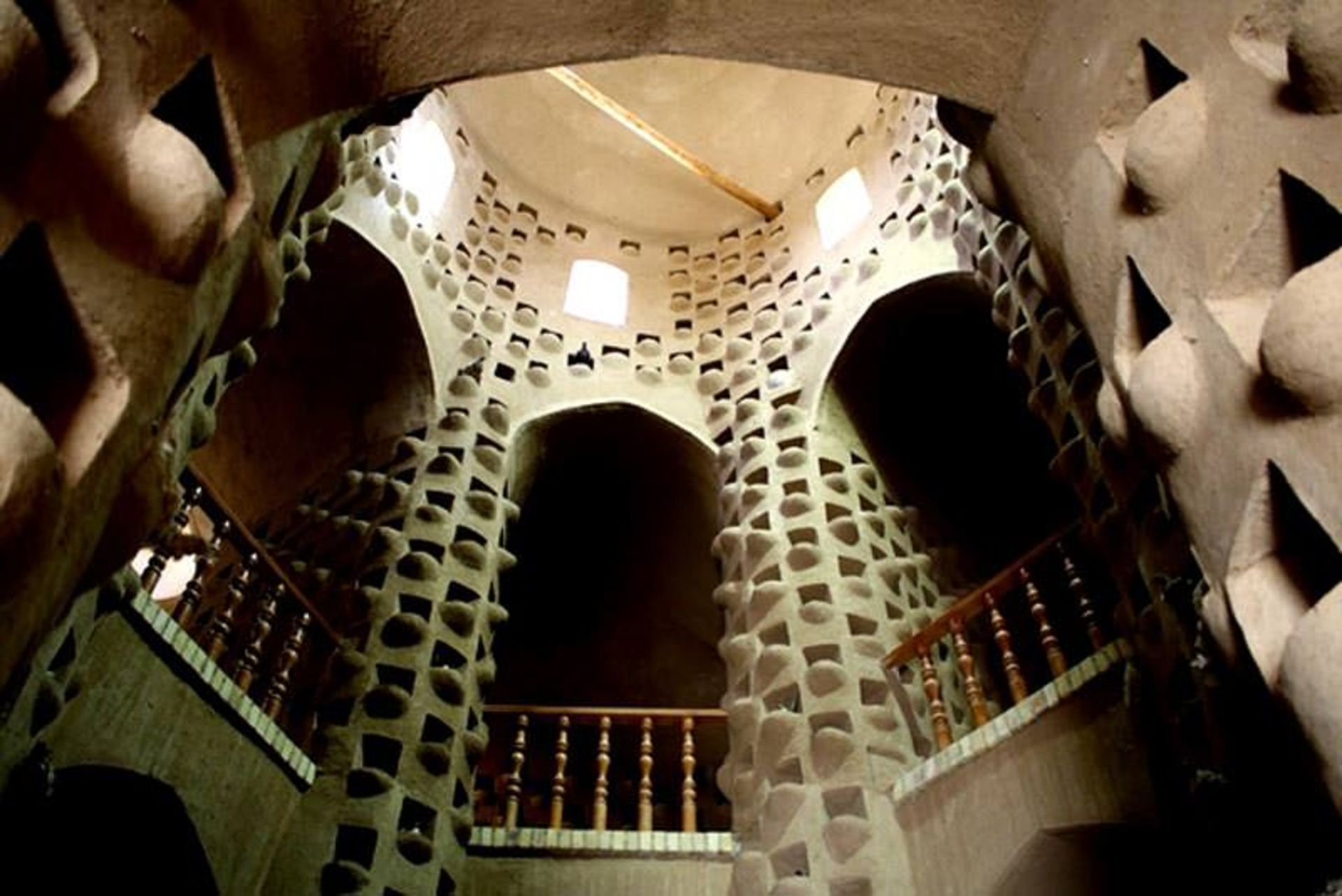برج کبوترخانه یزد