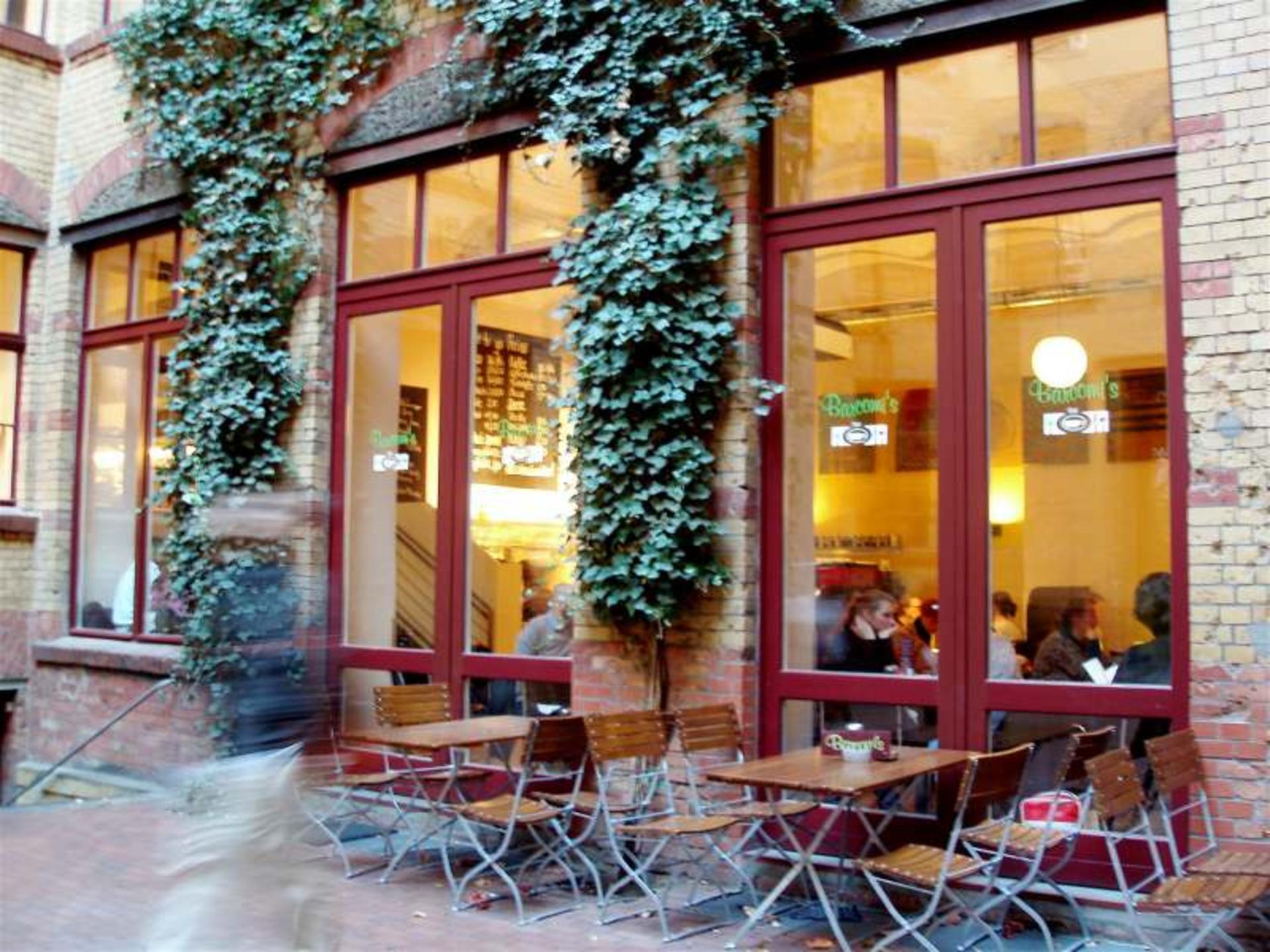 رستوران Barcomi’s Deli