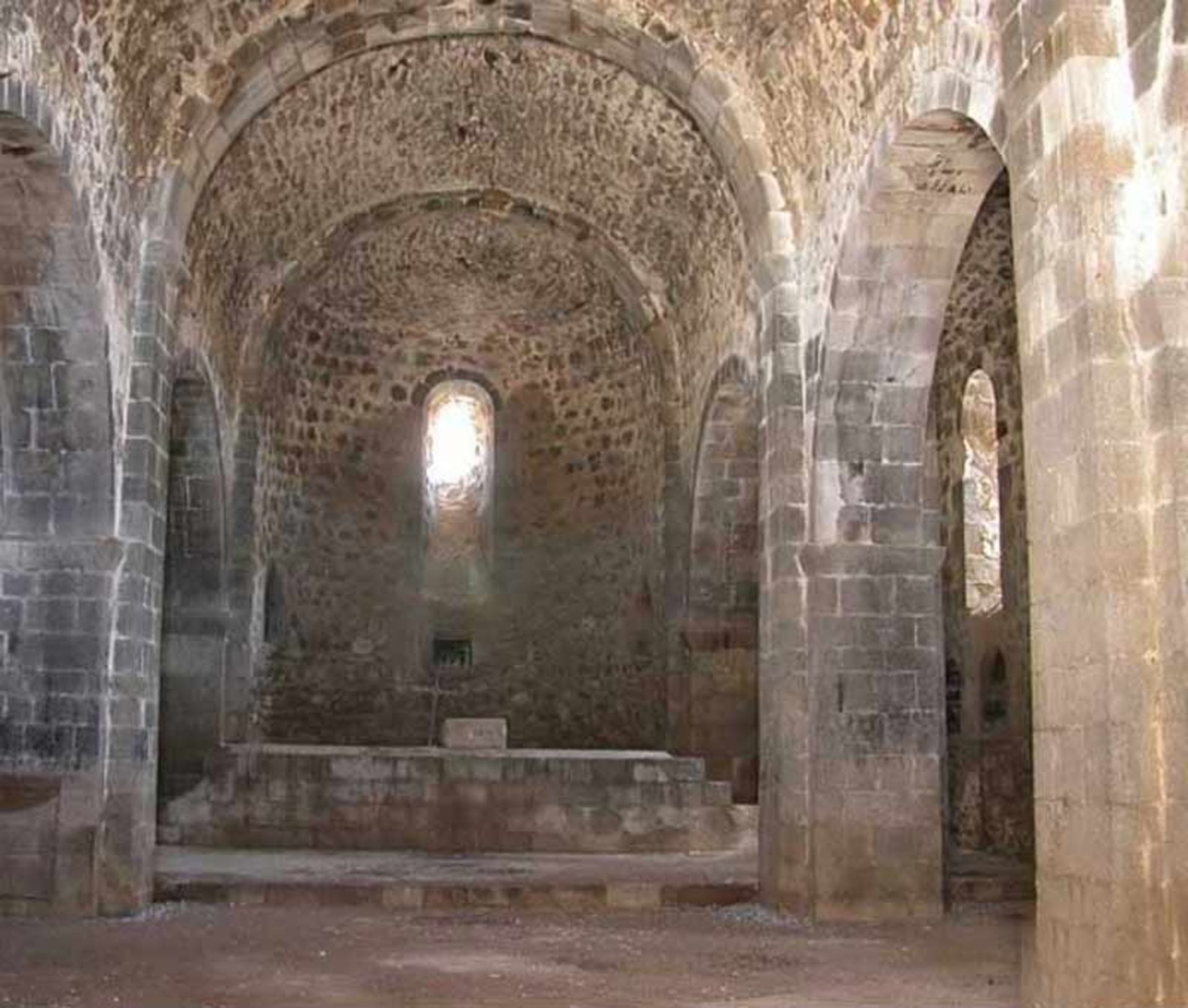 کلیسای موجومبار یا سنت هریپ سیمه