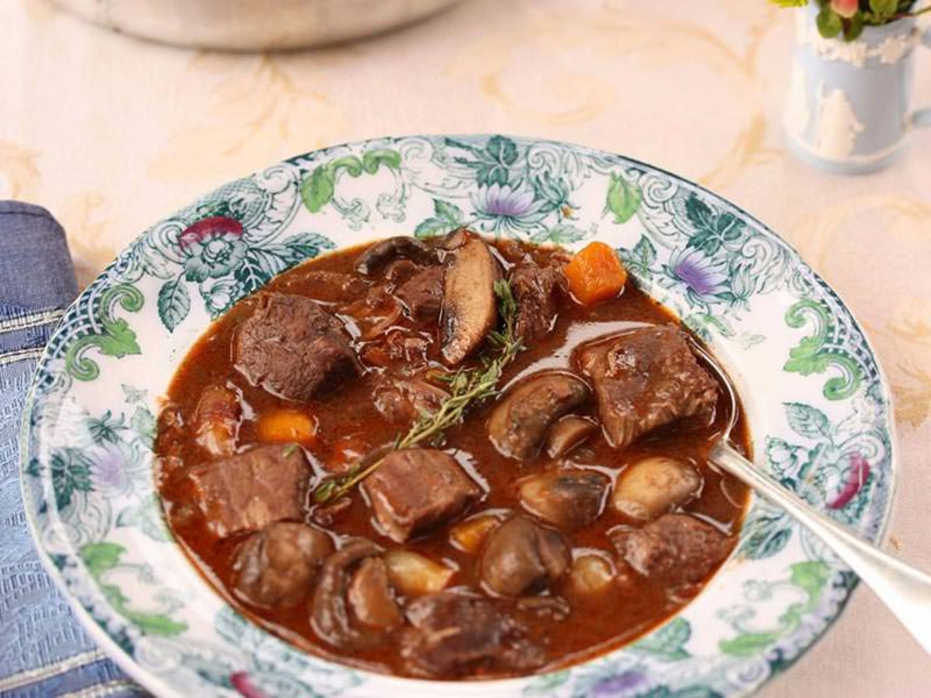 خورشت بیف بورگینیون