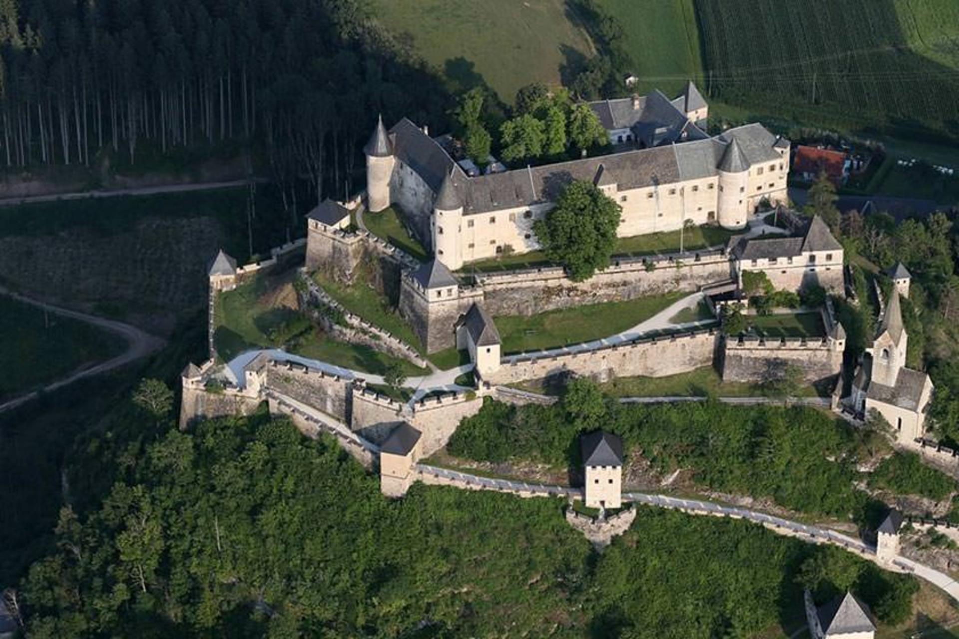 قلعه هوچواسترویتز