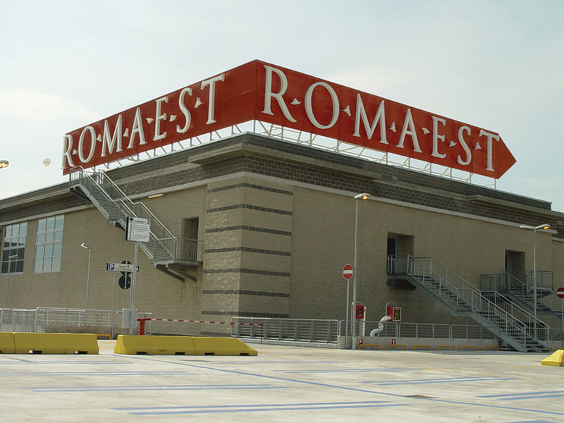 مرکز خرید Roma Est