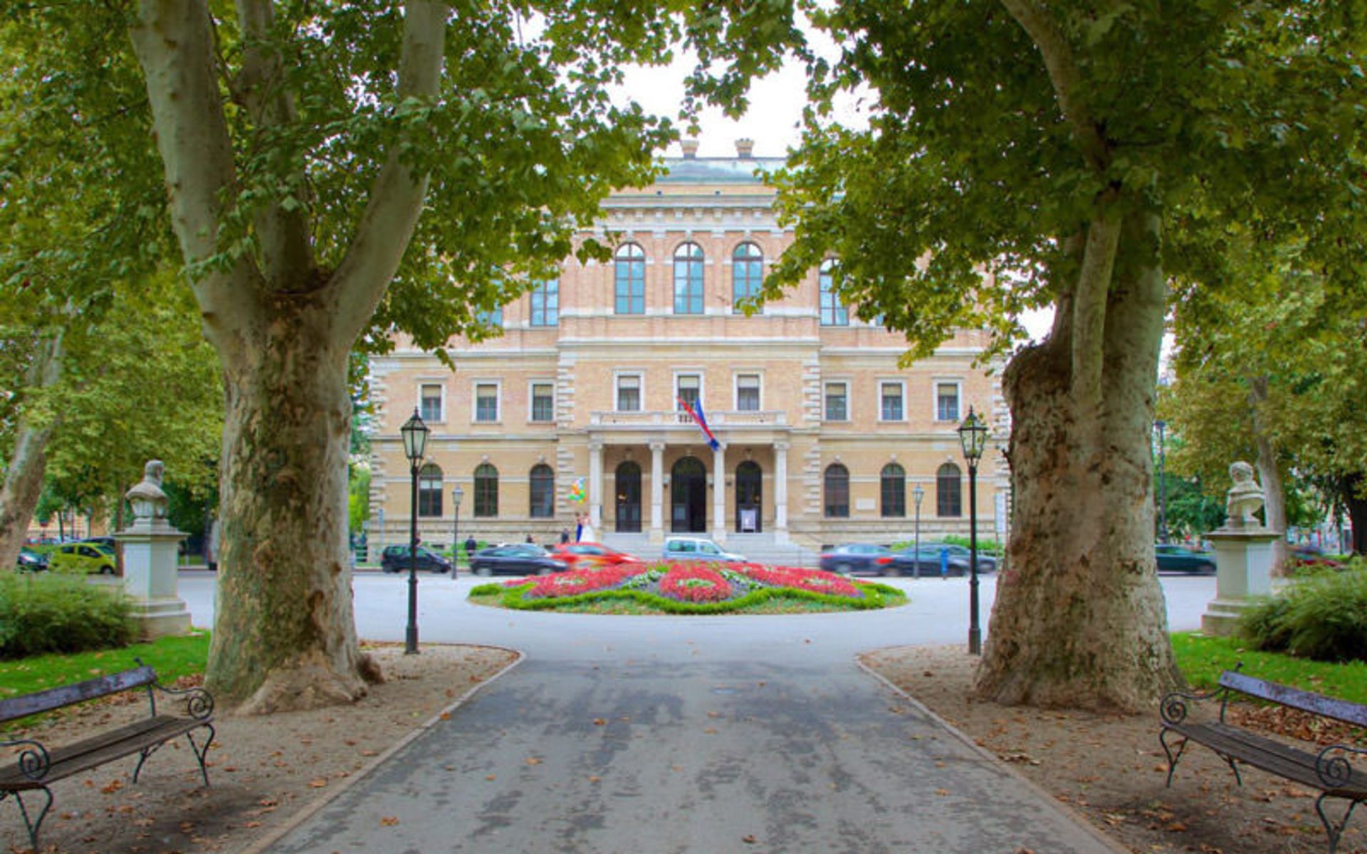 گالری و پارک Strossmayer