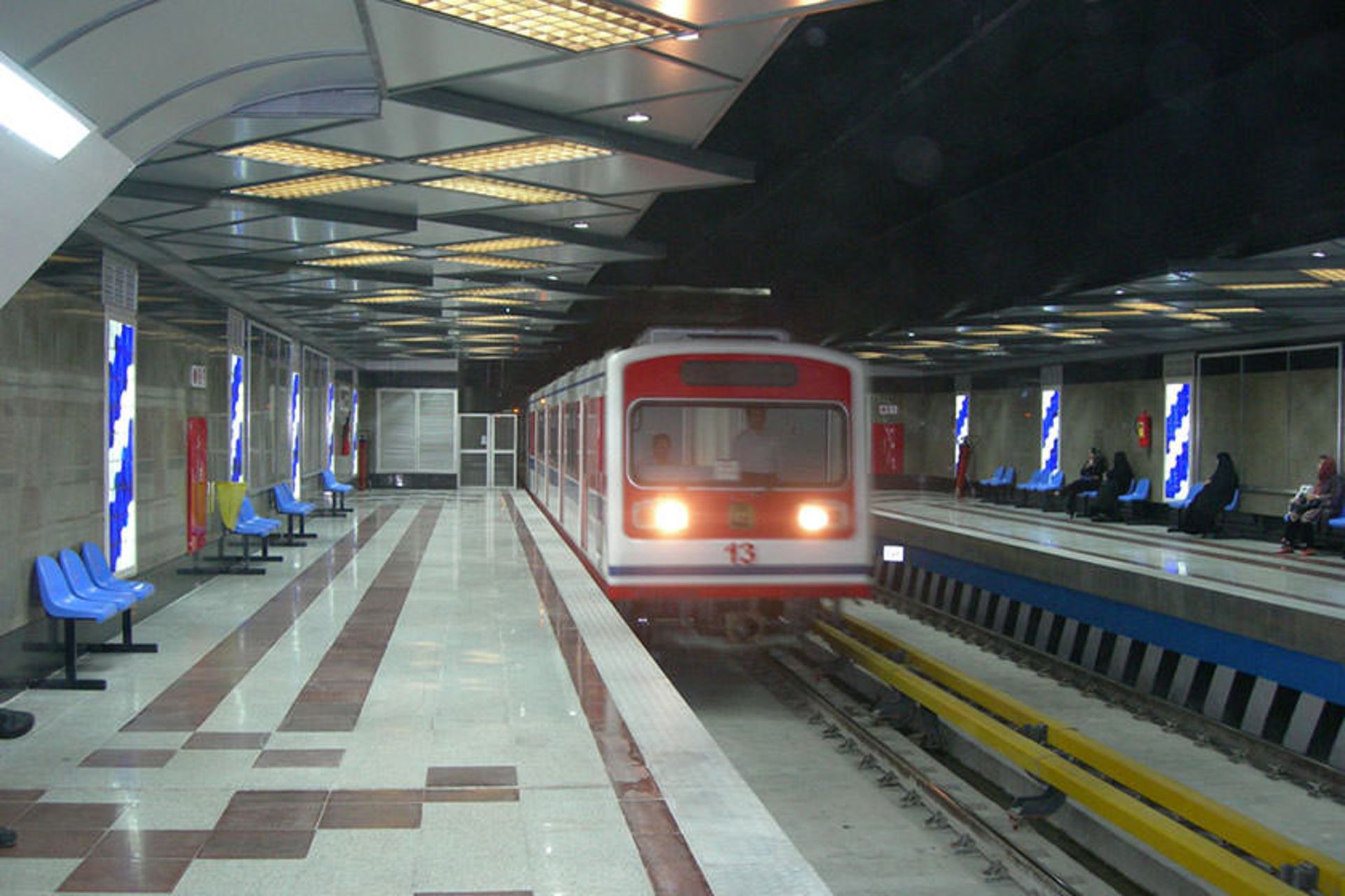 ایستگاه مترو شاهد