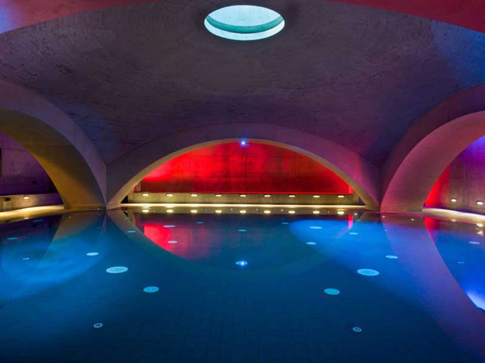 حمام آبگرم Liquidrom برلین
