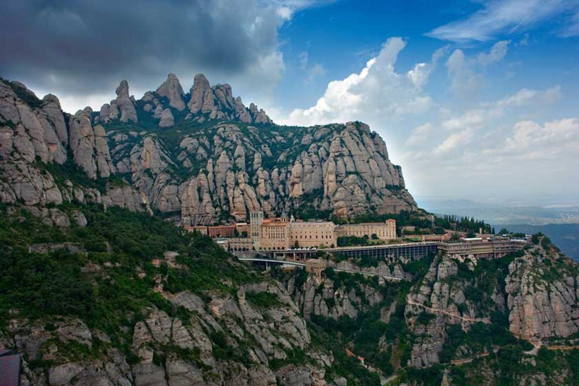 موتسرات (Montserrat)