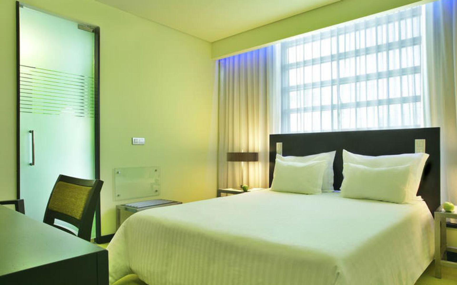 هتل سانا کپیتول (SANA Capitol Hotel)