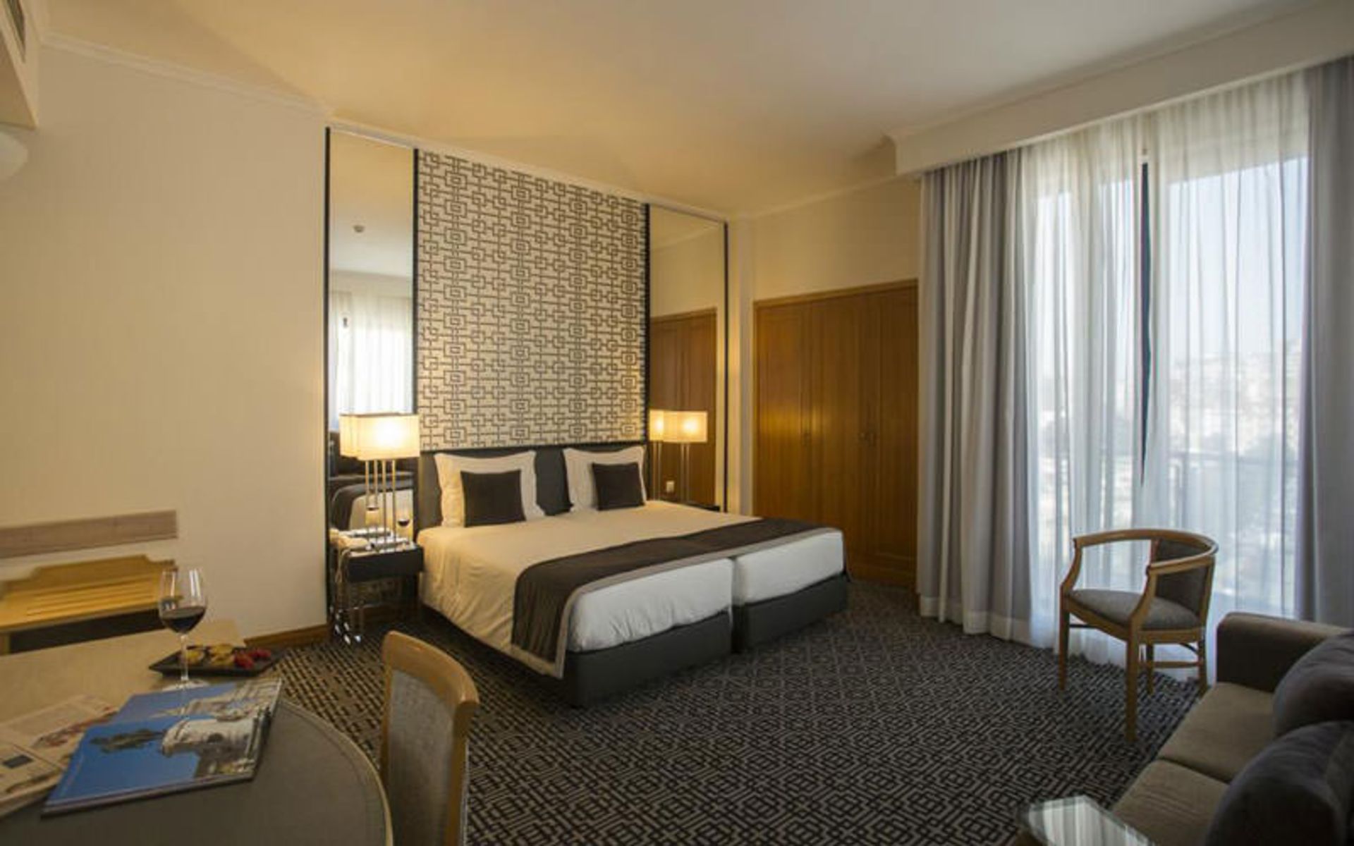 هتل موندیال (Hotel Mundial)