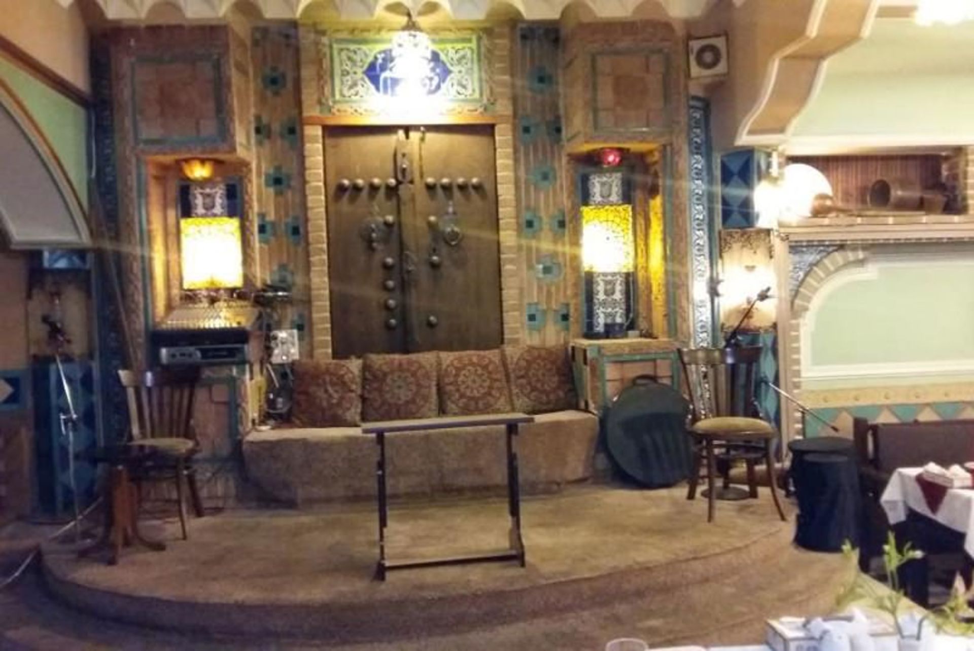 رستوران شبستان اردکان