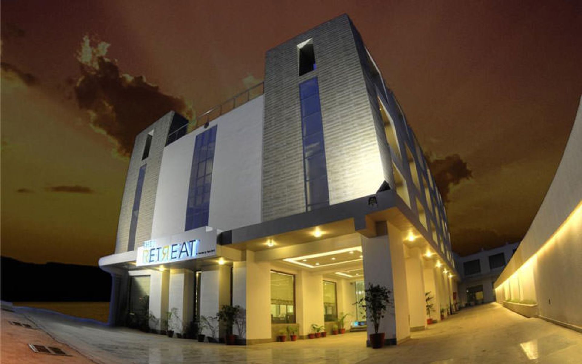 هتل د رتریت (The Retreat)