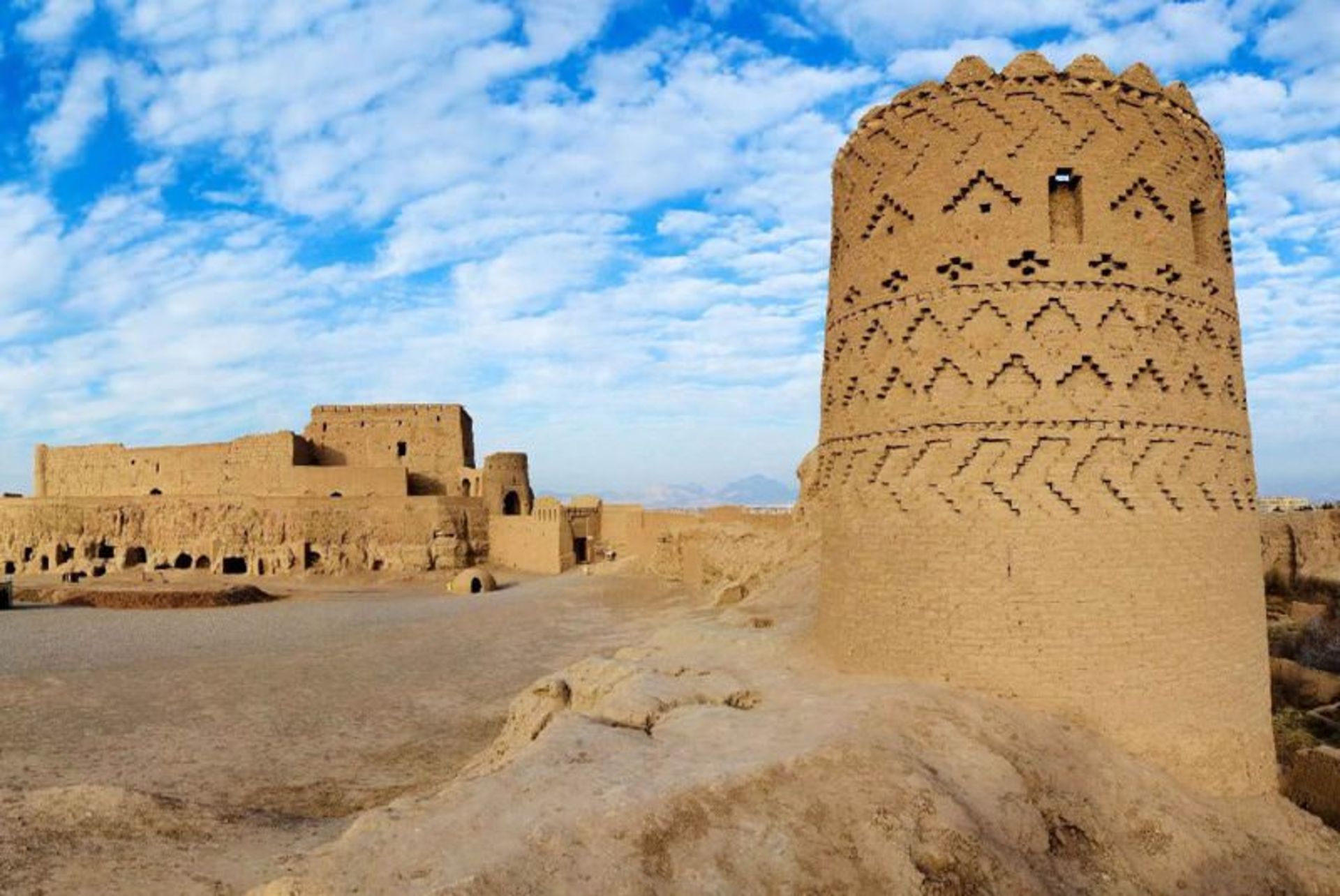 قلعه نارین میبد