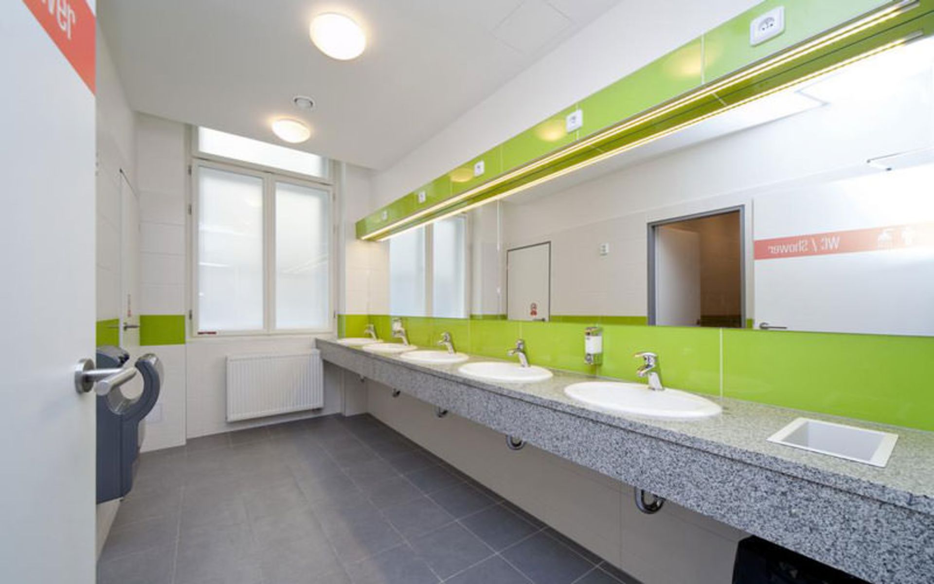 هاستل آناناس (Hostel Ananas)