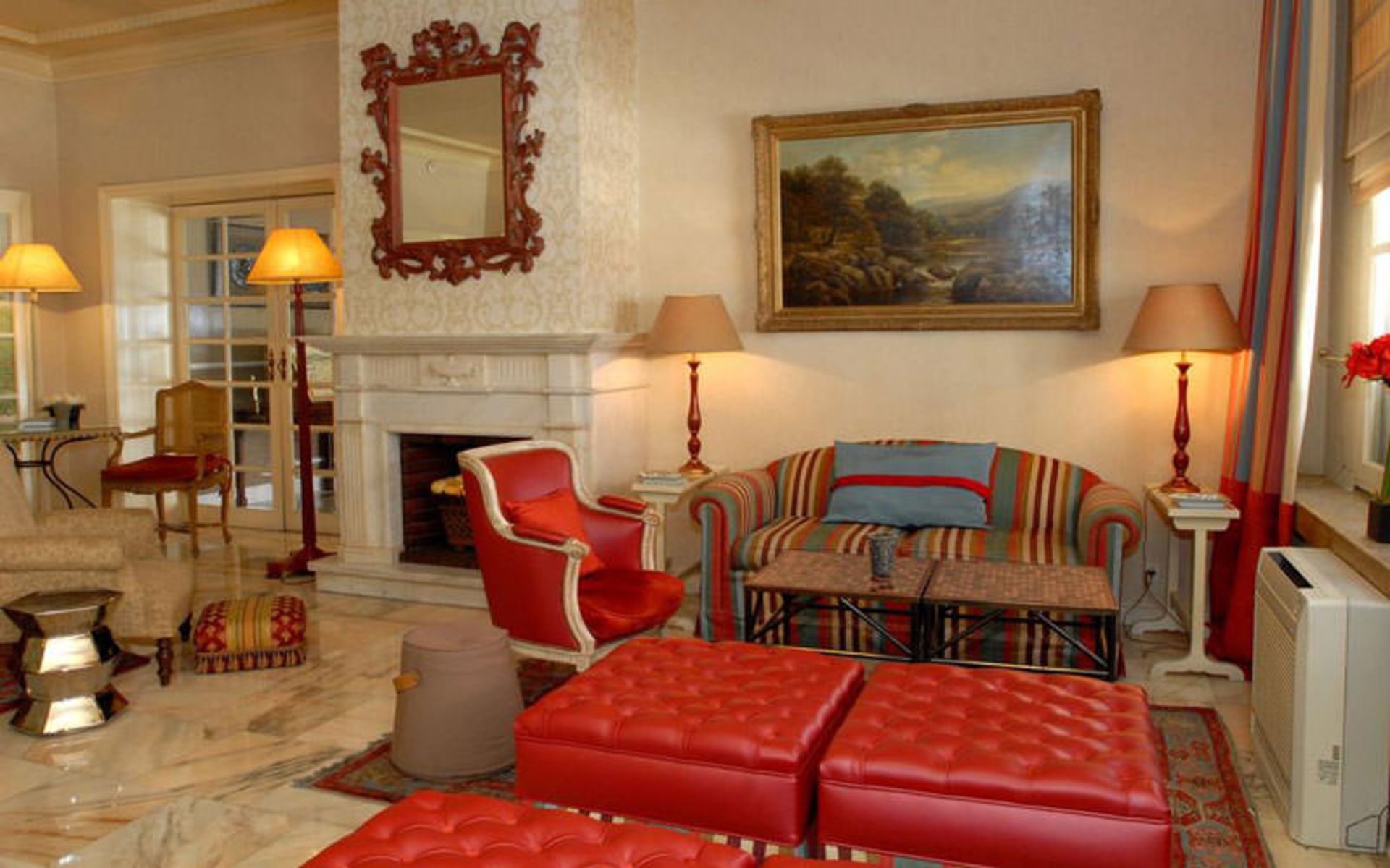 هتل اینترنشنال دیزاین (Internacional Design Hotel)