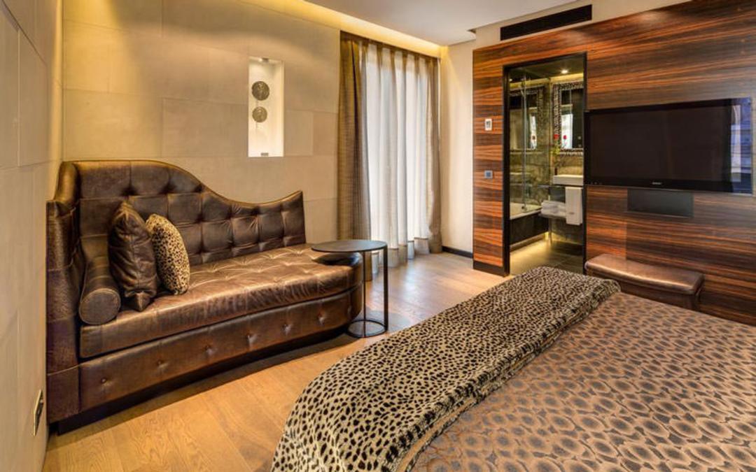 هتل باگواس (Hotel Bagués)