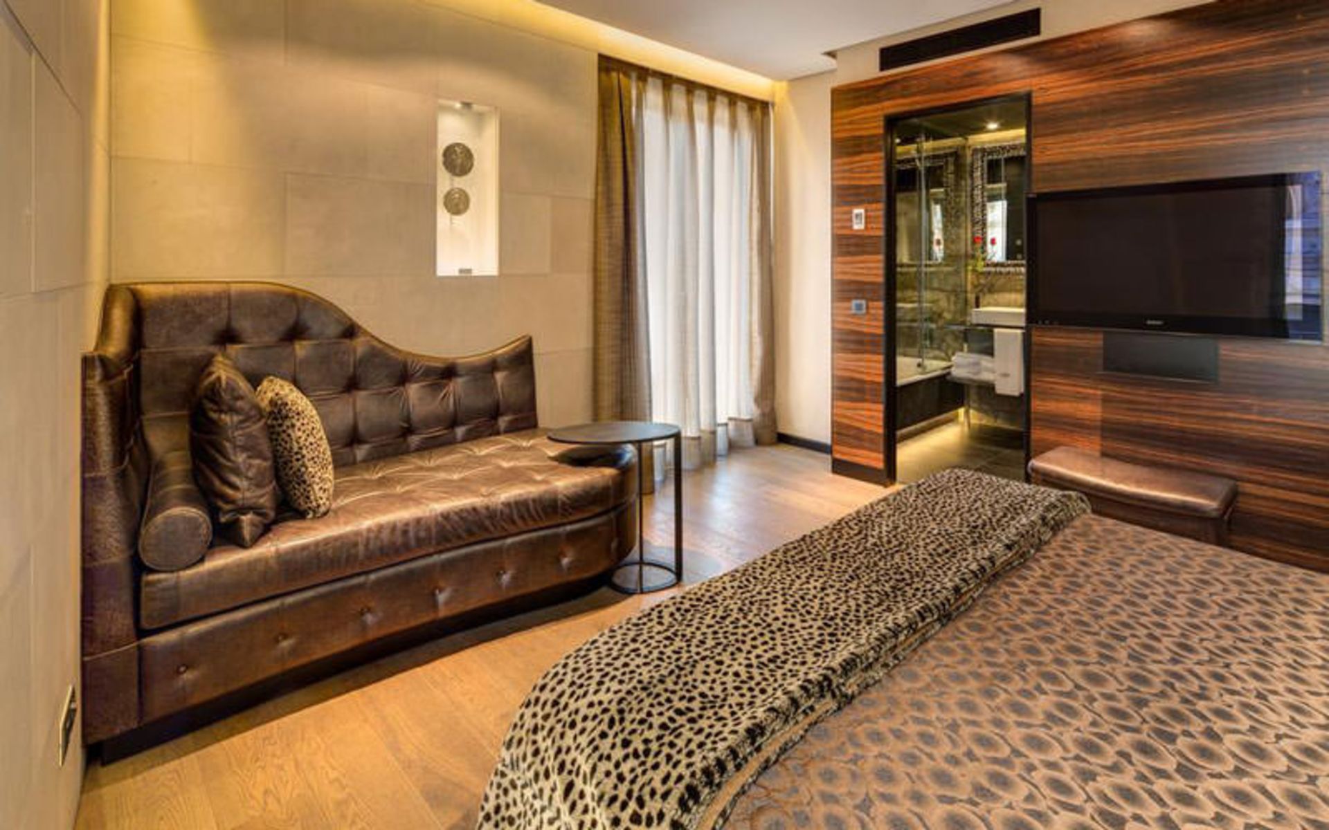هتل باگواس (Hotel Bagués)