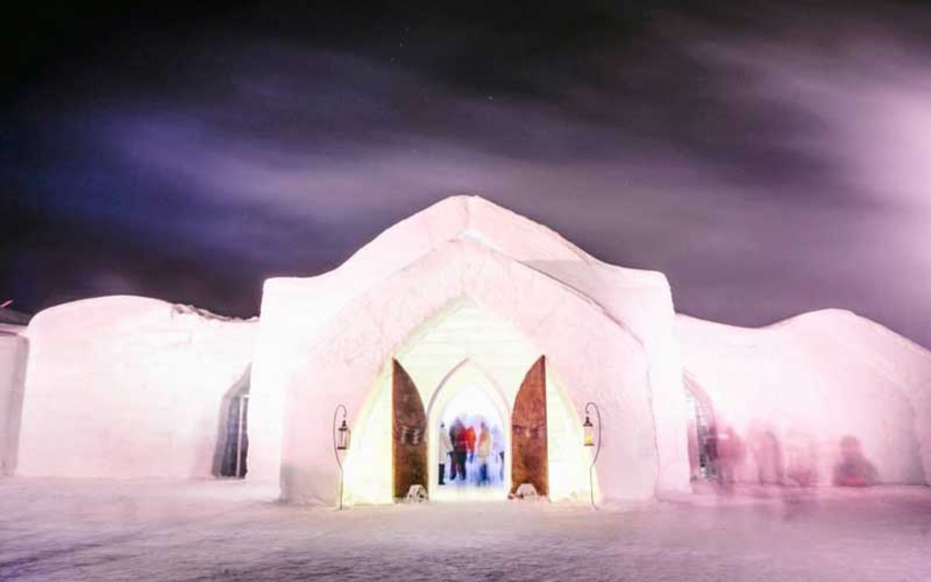 هتل یخی، کانادا