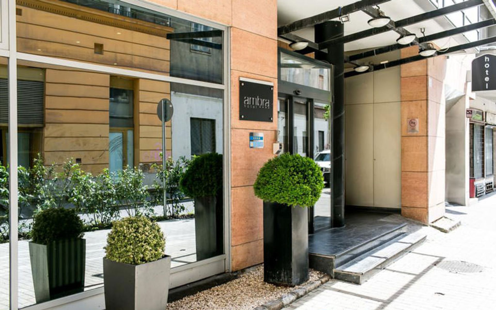 هتل امبرا (Ambra Hotel)