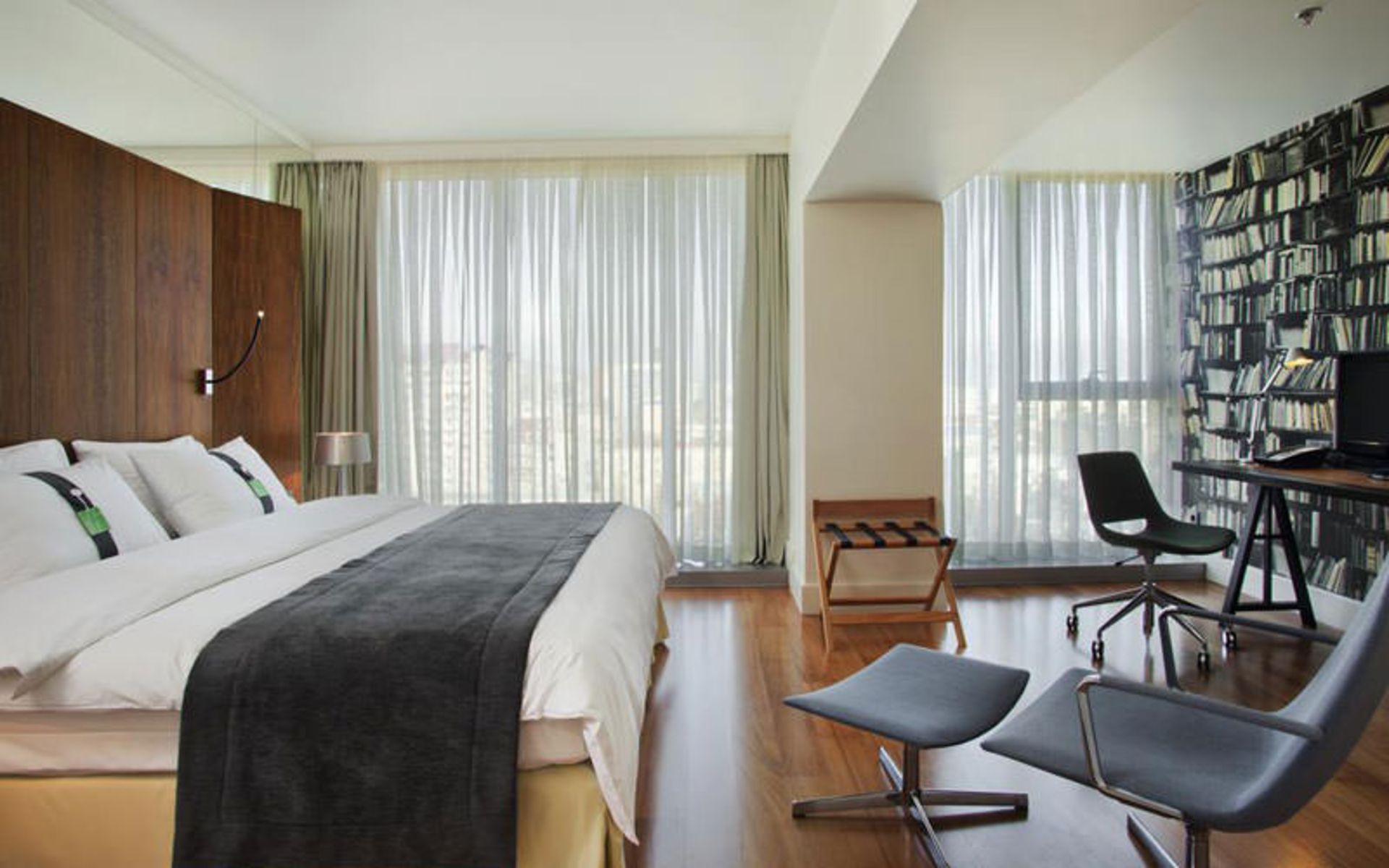 هتل هالیدی این تفلیس (Holiday Inn Tbilisi)