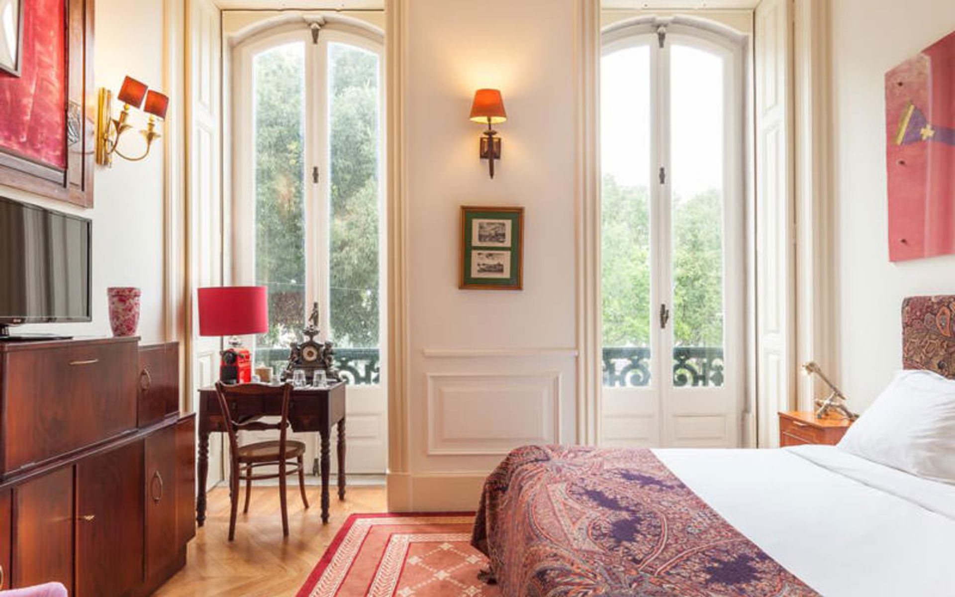 هتل ایندیپندنت سوئیتز اند تراس (The Independente Suites & Terrace)