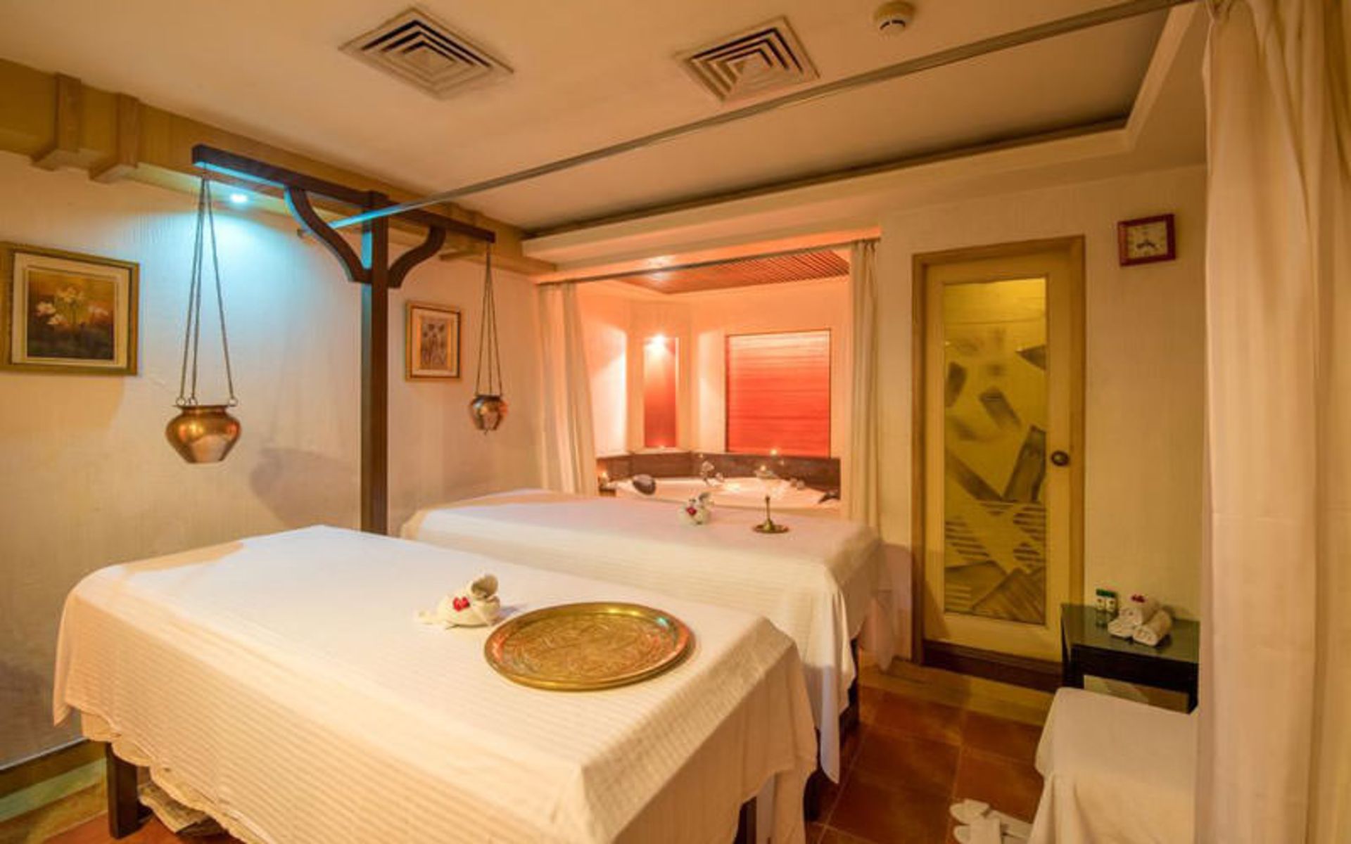 هتل هاوارد پلازا د فرن آگرا (Howard Plaza The Fern, Agra)