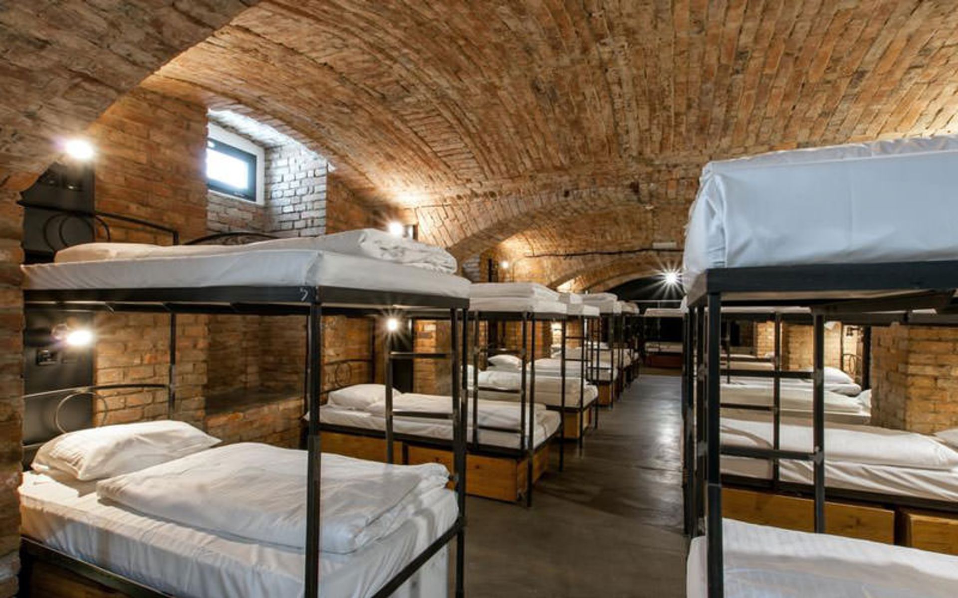 هاستل چک این (Czech Inn Hostel)