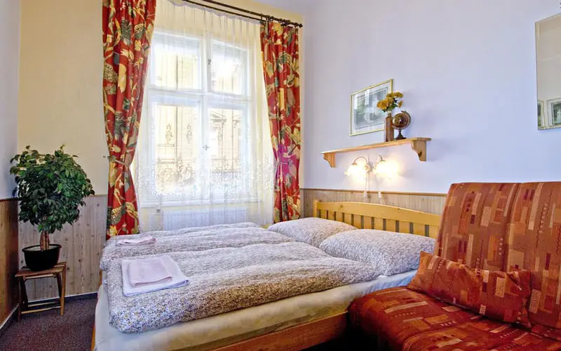 هتل آپارتمان آلیس (Alice Apartment House)