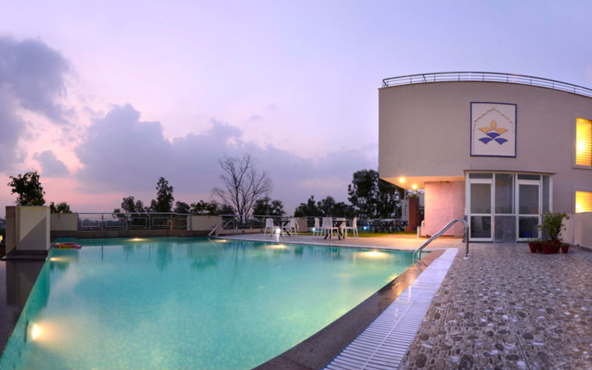 هتل اتولیا تاج (Hotel Atulyaa Taj)